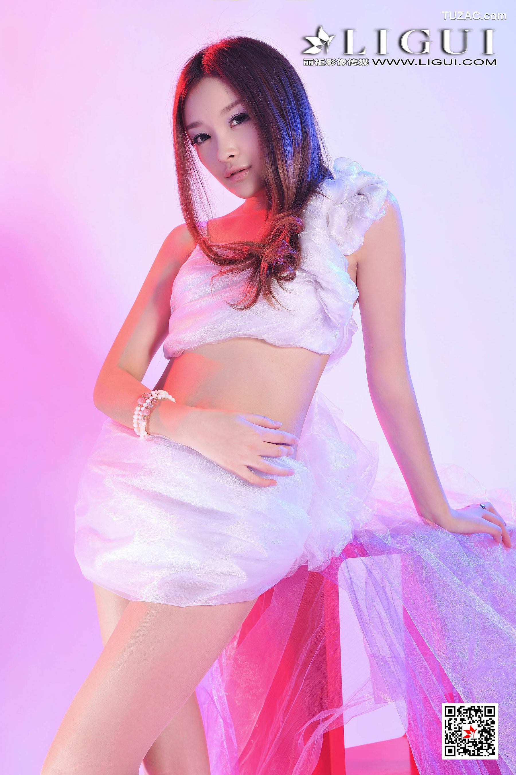 丽柜_ Model 小杨幂 《肉丝玉足》 写真集[86P]