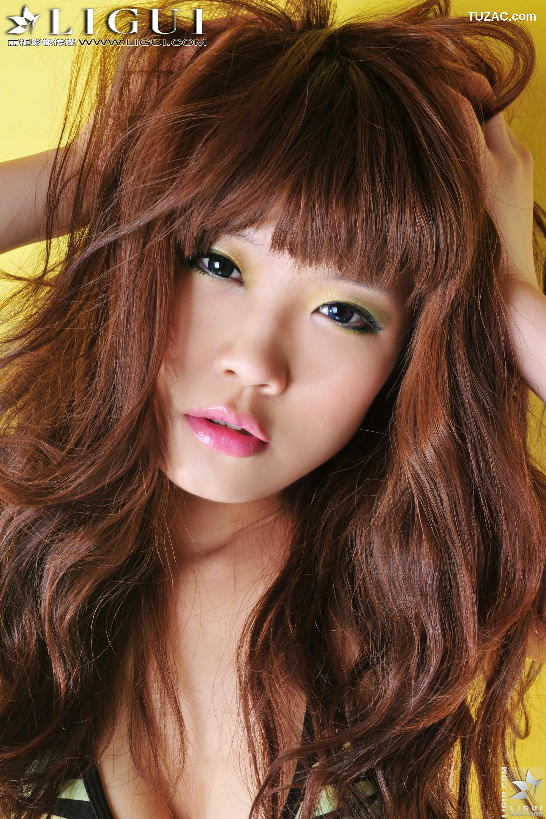 丽柜_ Model 怡萱《比基尼高跟运动丝足》美腿玉足写真图片[40P]