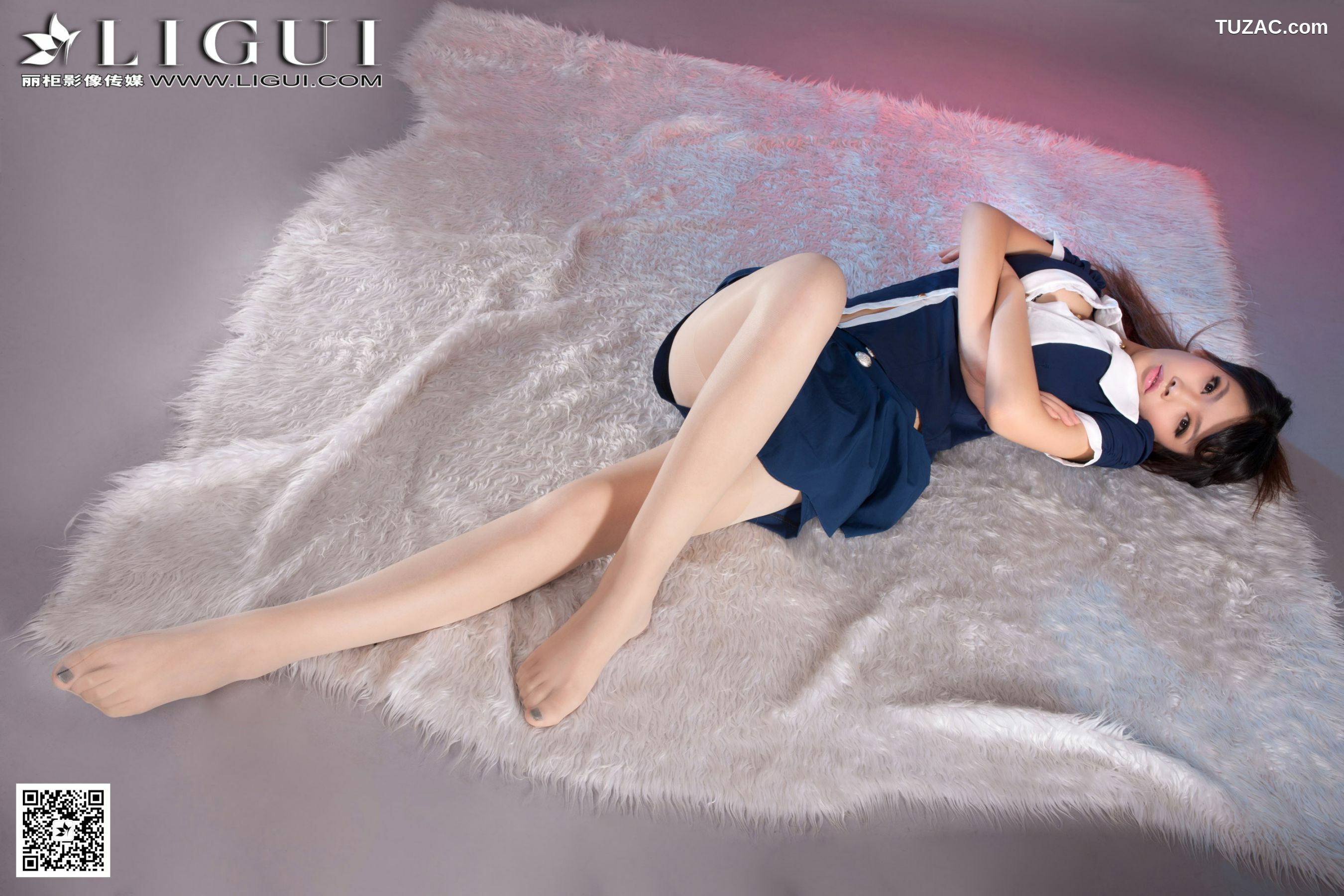 丽柜_ Model 怡萱《迷你裙丝足高跟》上下全集 美腿玉足写真图片[50P]