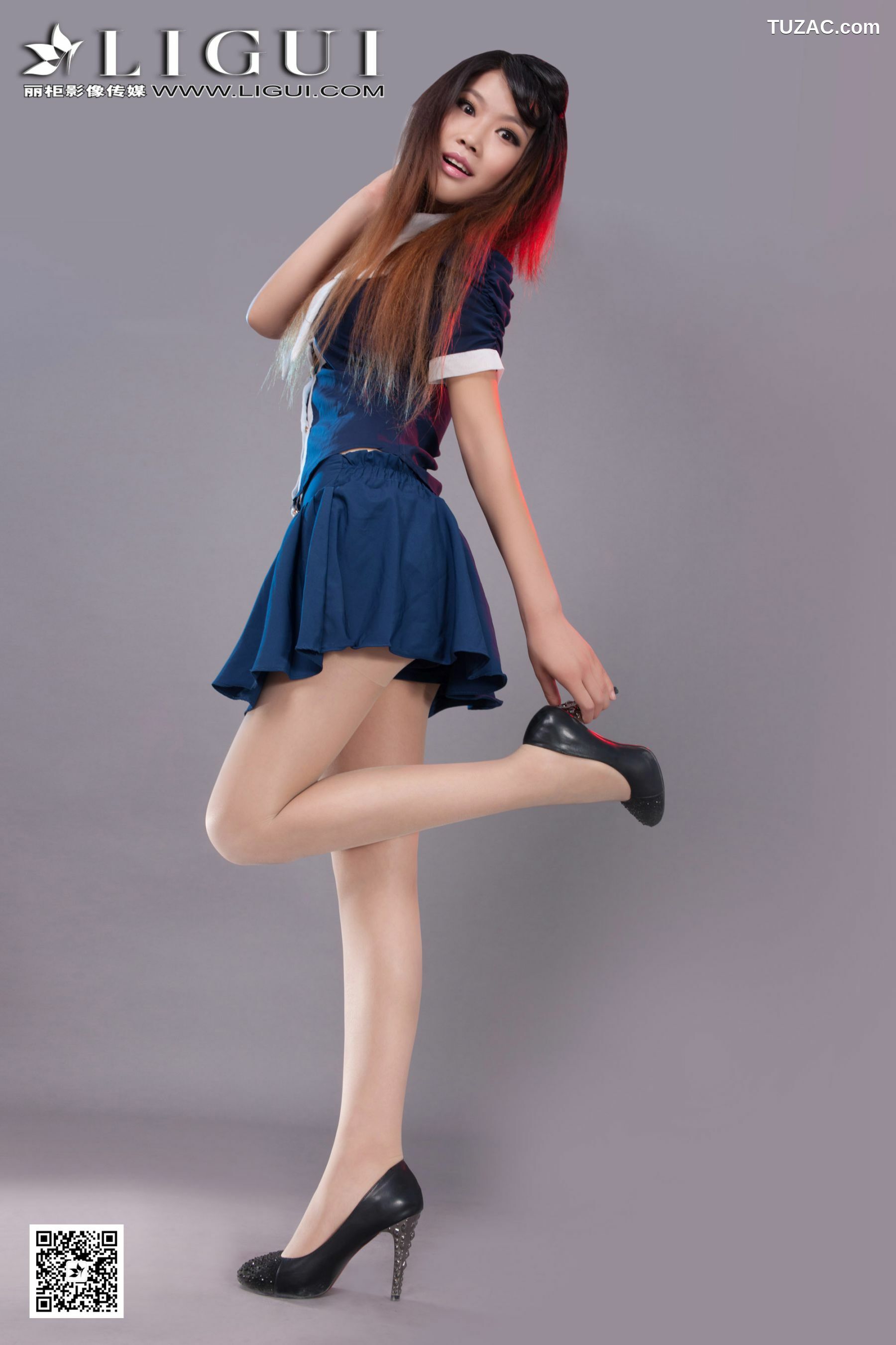 丽柜_ Model 怡萱《迷你裙丝足高跟》上下全集 美腿玉足写真图片[50P]