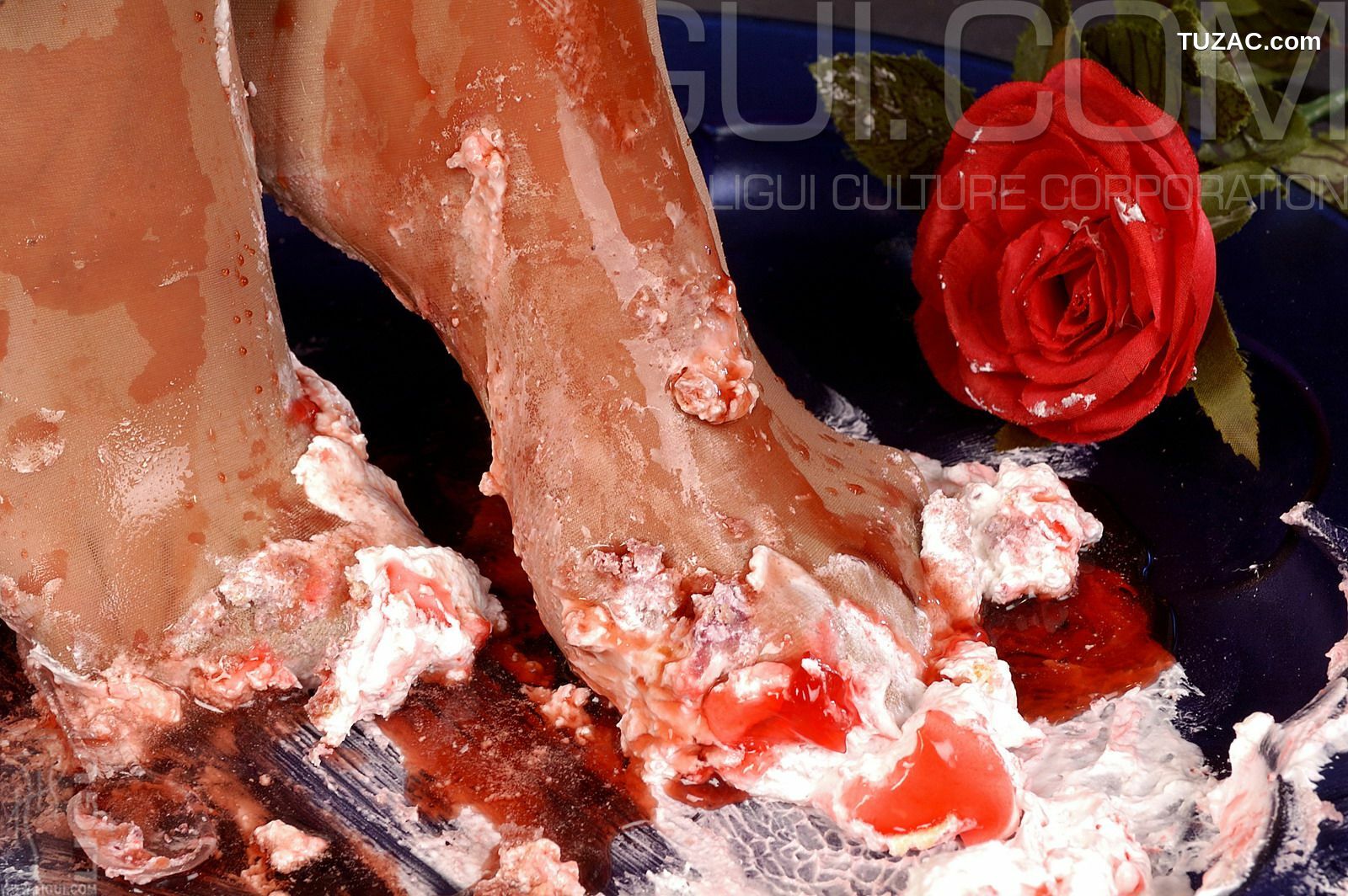 丽柜_ Model 慕子《美味的蛋糕》丝足写真集图片[40P]