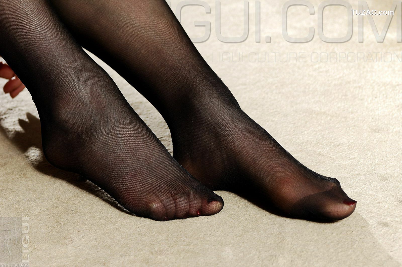 丽柜_ Model 慕子《蓝色精灵》丝足写真图片[32P]