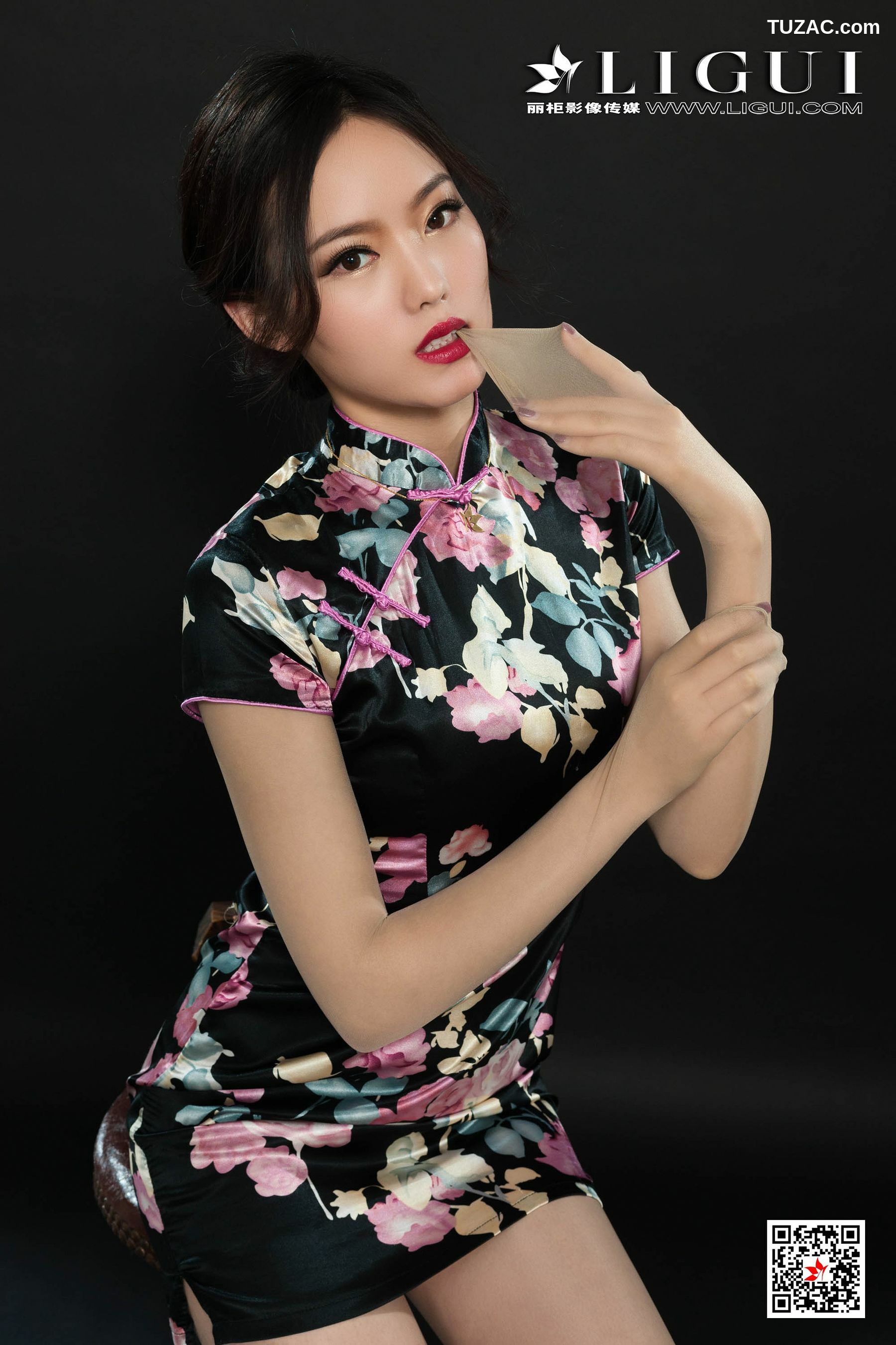 丽柜_ Model 敏儿 《旗袍丝足美束》 写真集[64P]