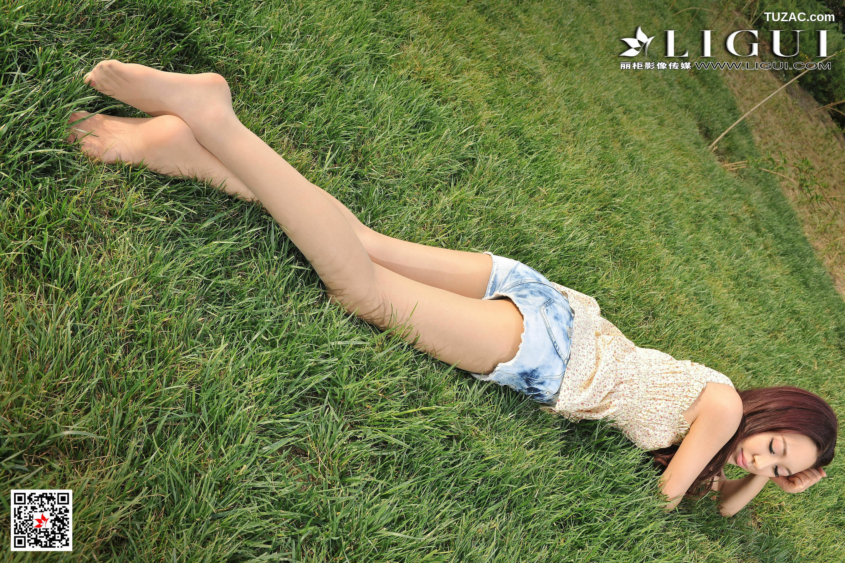 丽柜_ Model 文欣 《肉丝热裤女郎》 写真集[66P]