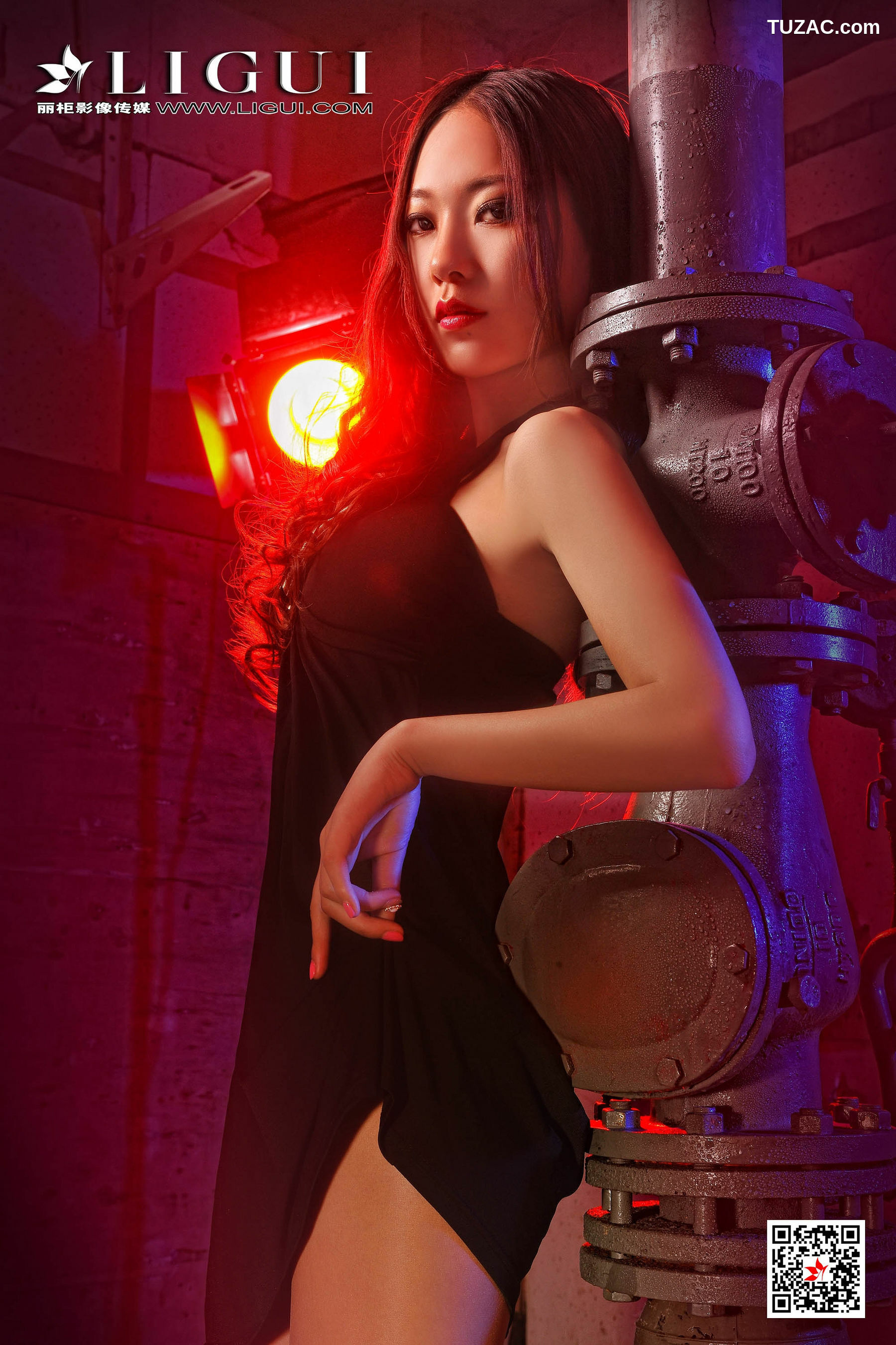 丽柜_ Model 文欣 《肉丝高跟女郎》 写真集[78P]