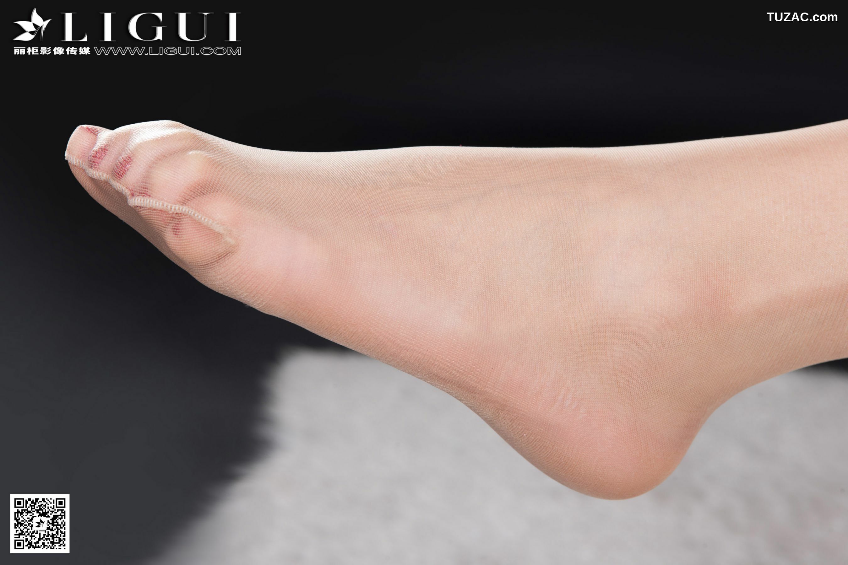 丽柜_ Model 晴晴《职业装美女丝足高跟》美腿玉足写真图片[38P]