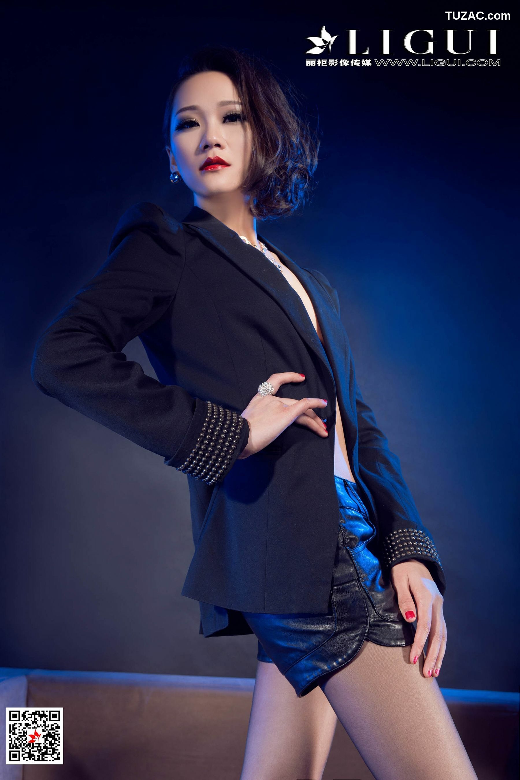 丽柜_ Model 曼蒂 《西装黑丝女郎》 写真集[94P]