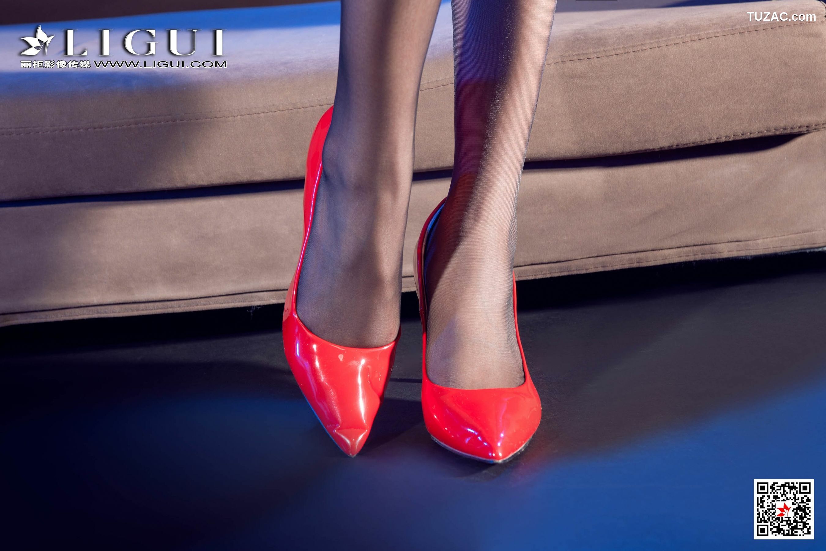 丽柜_ Model 曼蒂 《西装黑丝女郎》 写真集[94P]