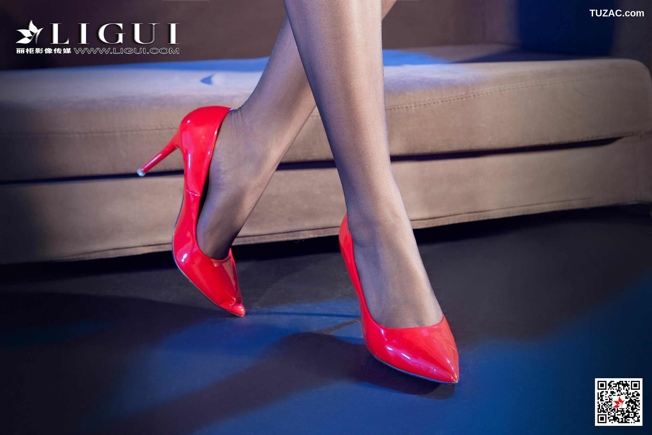 丽柜_ Model 曼蒂 《西装黑丝女郎》 写真集[94P]