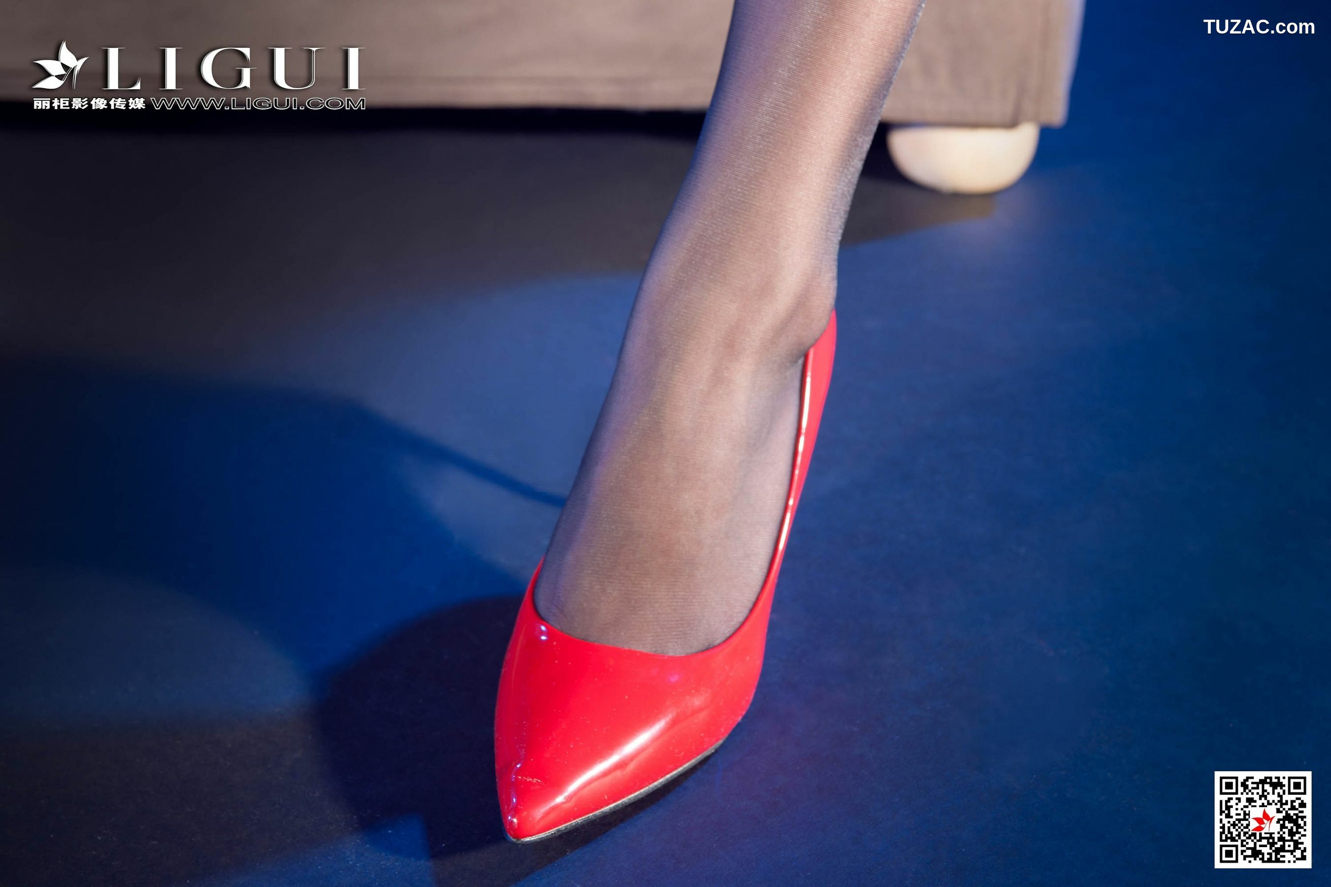 丽柜_ Model 曼蒂 《西装黑丝女郎》 写真集[94P]