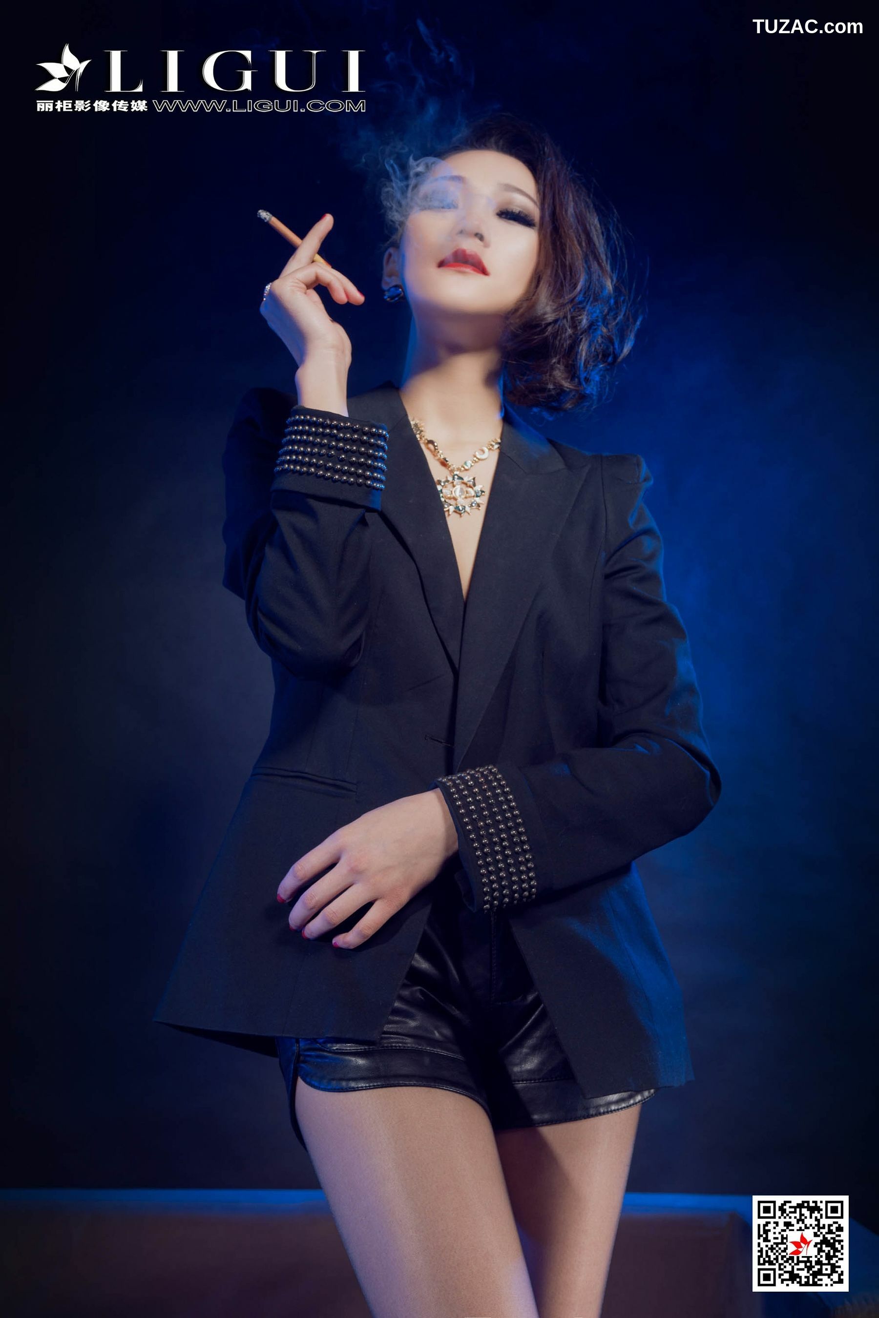 丽柜_ Model 曼蒂 《西装黑丝女郎》 写真集[94P]