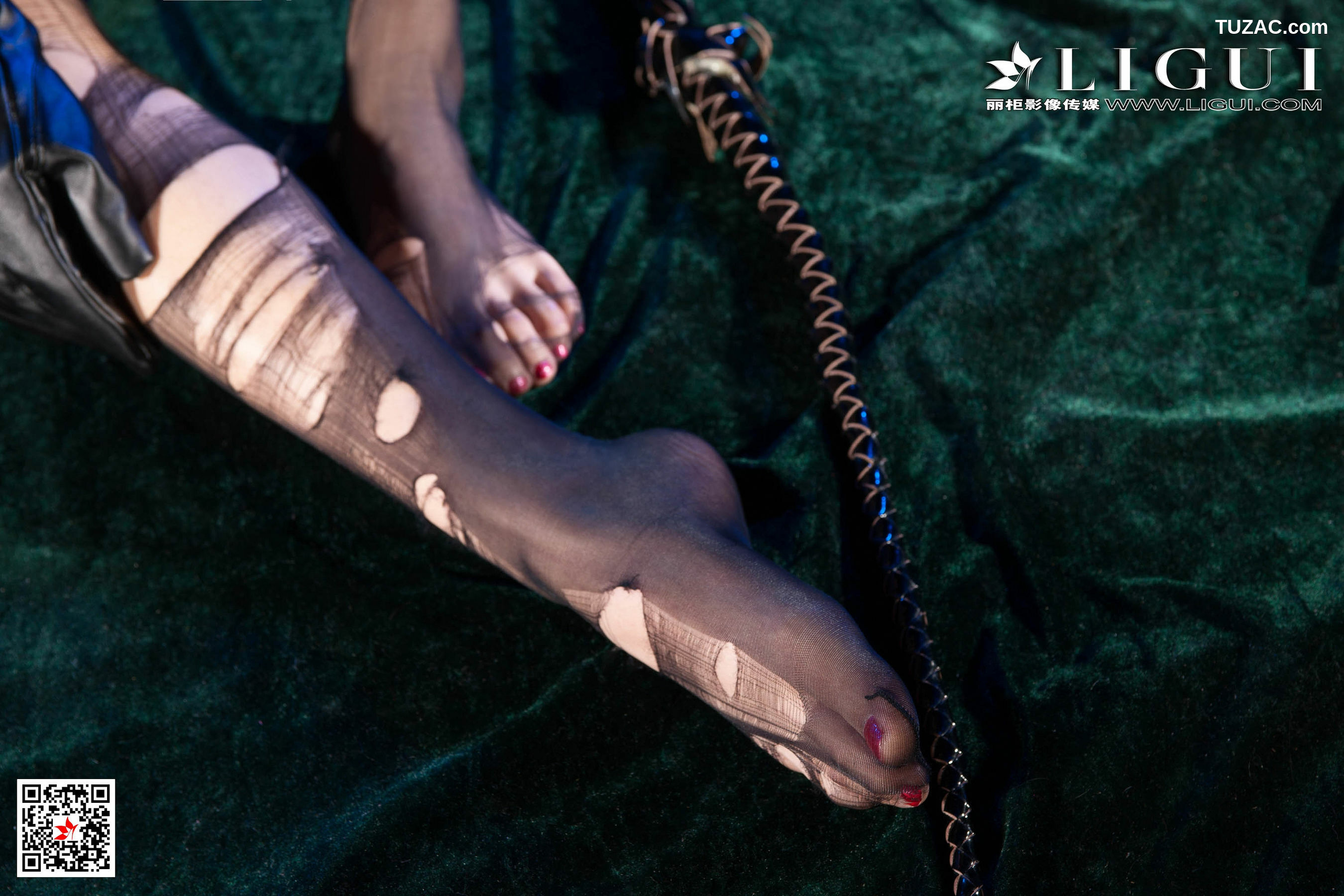 丽柜_ Model 曼蒂 《黑丝眼罩娘》 写真集[66P]