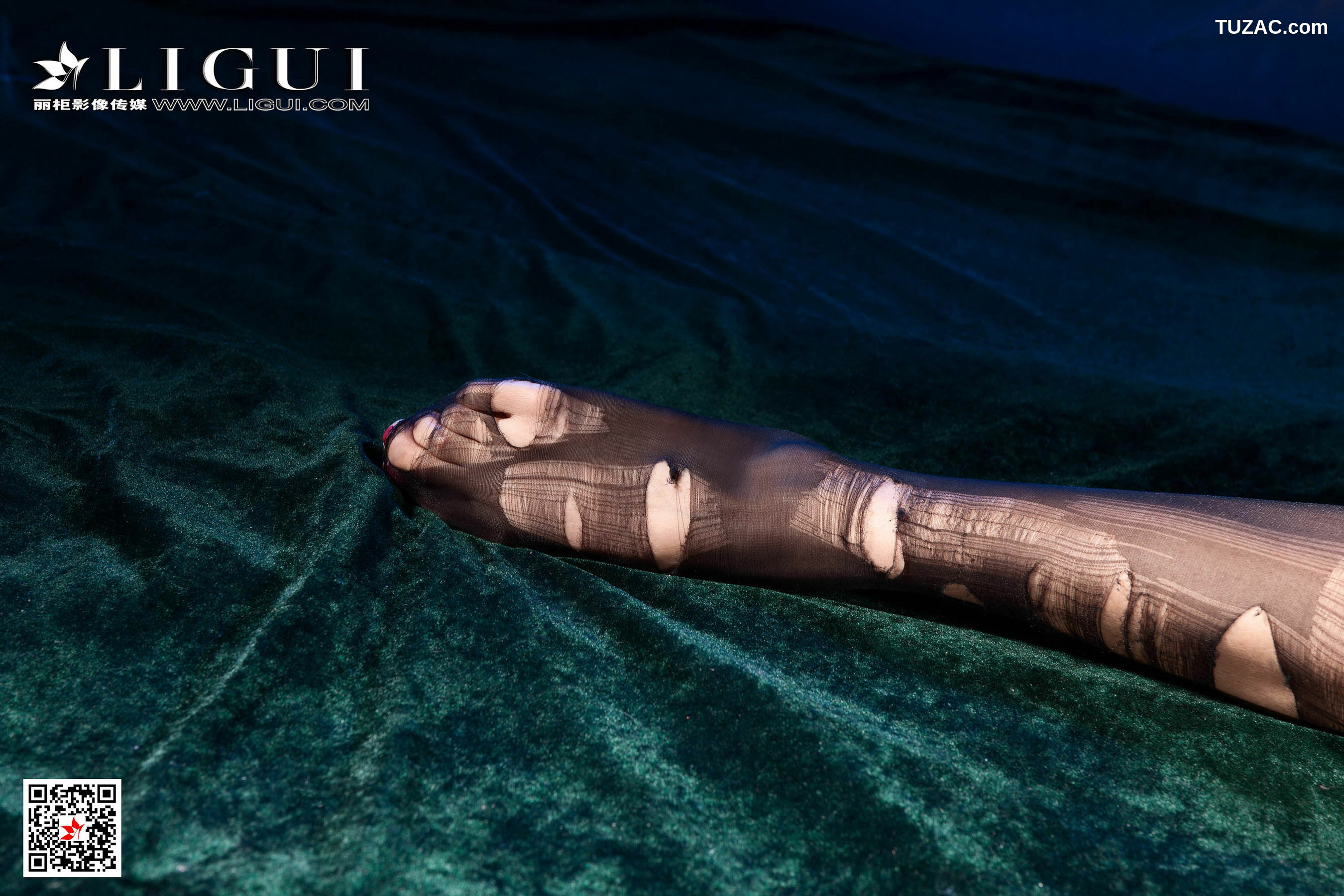 丽柜_ Model 曼蒂 《黑丝眼罩娘》 写真集[66P]