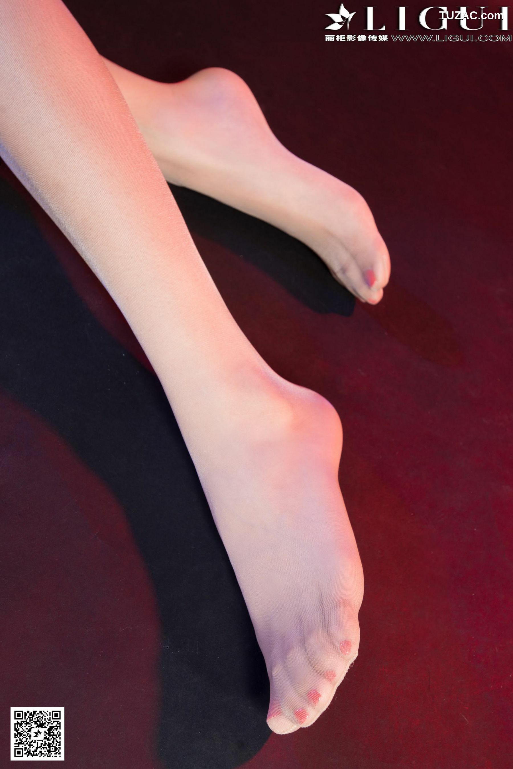 丽柜_ Model 曼蒂《职业装高跟丝足》上下全集 美腿玉足写真图片[58P]