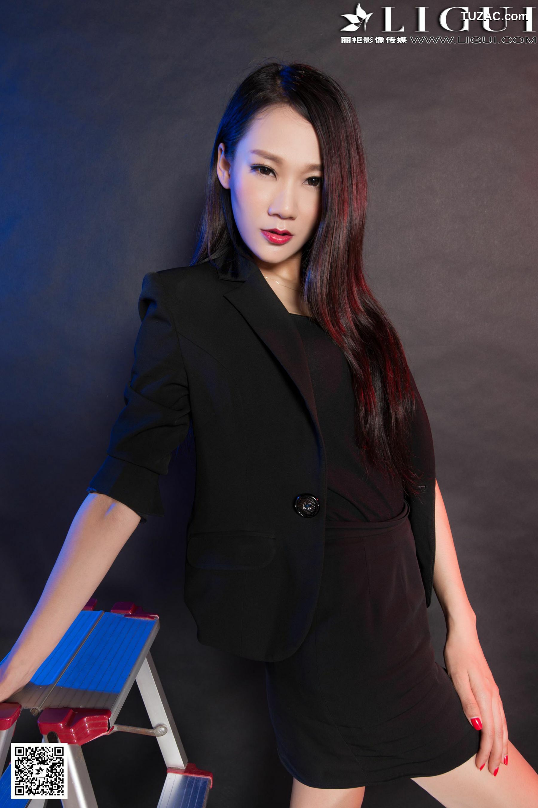 丽柜_ Model 曼蒂《职业装高跟丝足》上下全集 美腿玉足写真图片[58P]