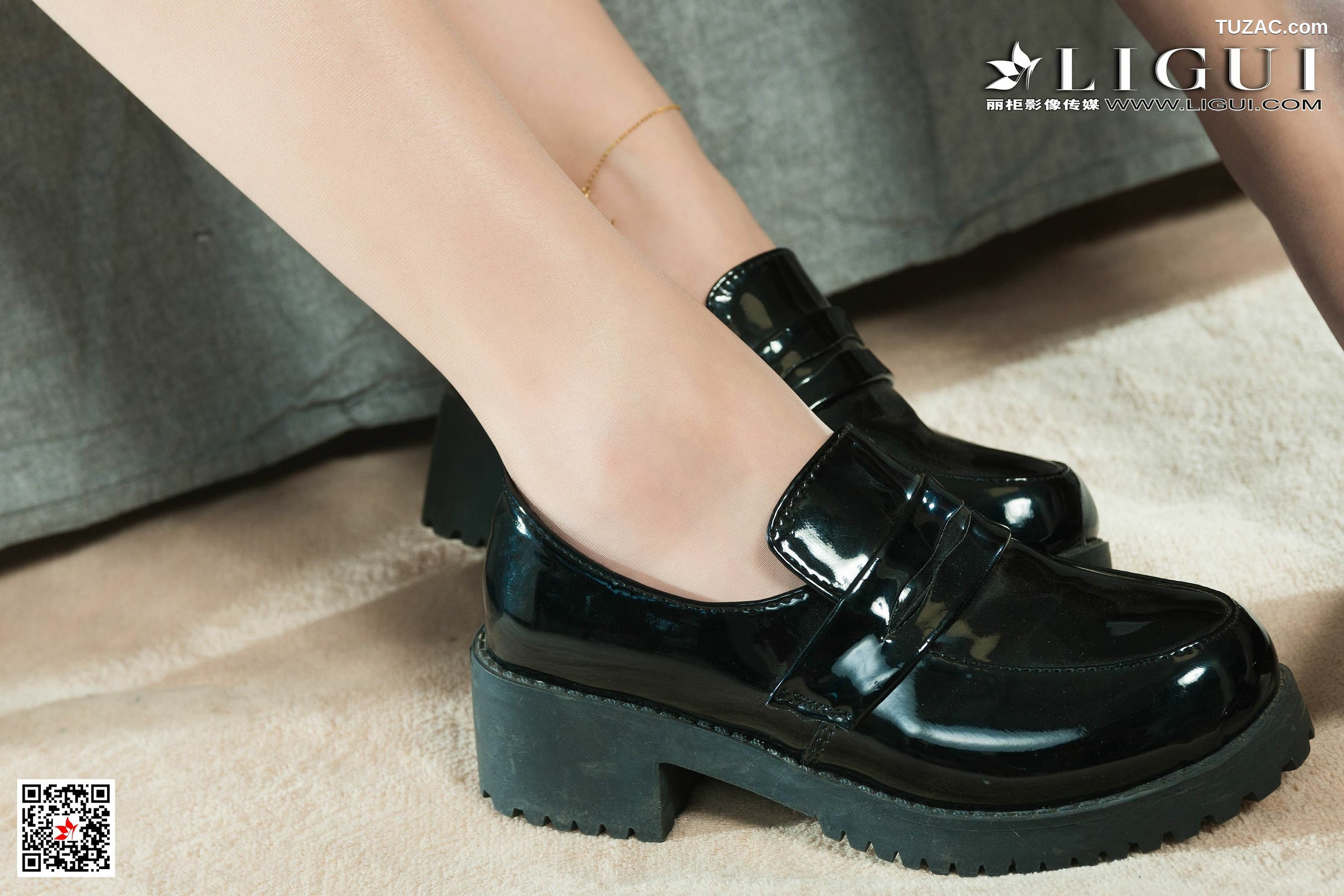 丽柜_ Model 汐汐&amp;amp;文芮 《医生+学生水手服丝足诱惑》 写真集[68P]