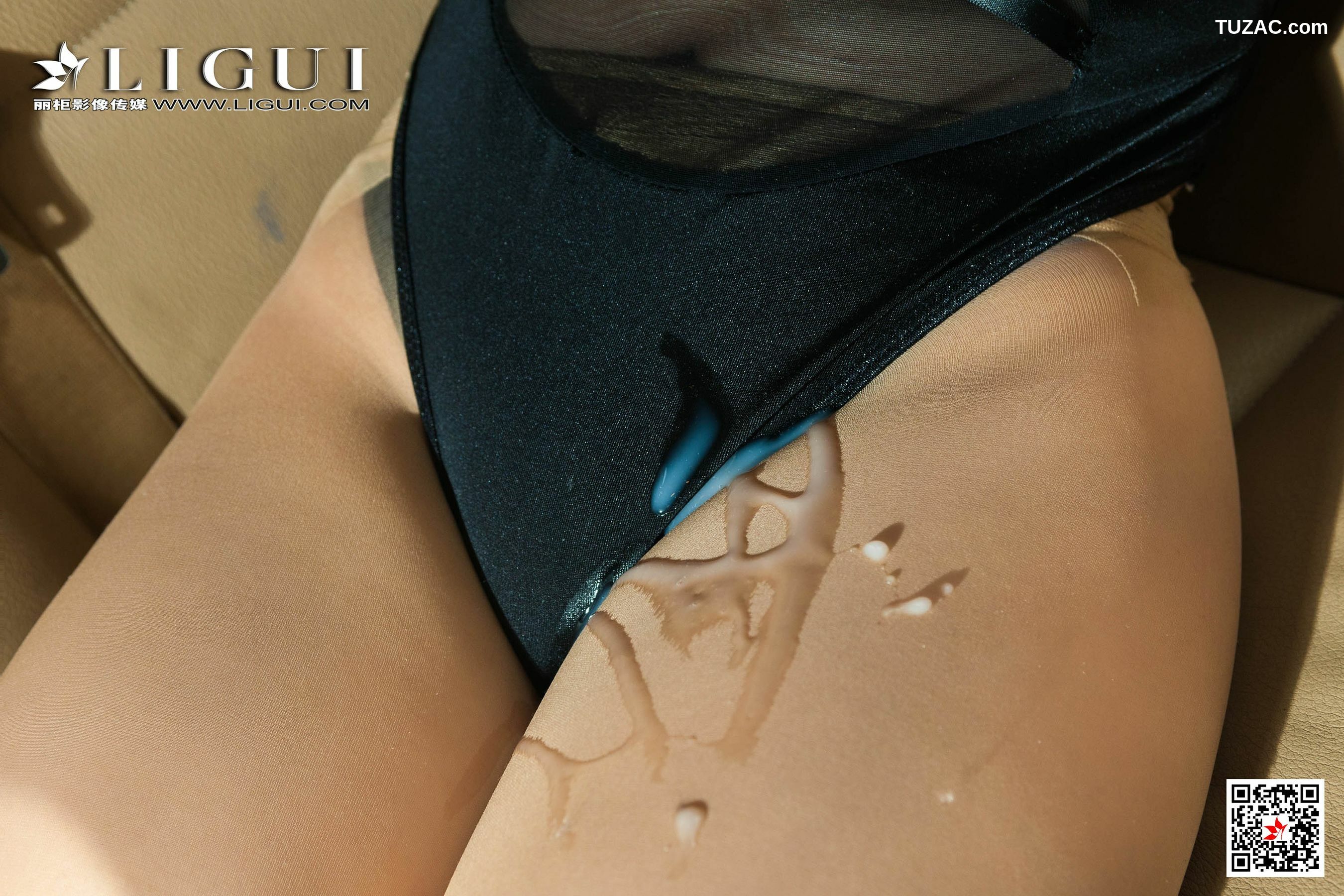 丽柜_ Model 汐汐 《车内丝袜迷情》 写真集[48P]