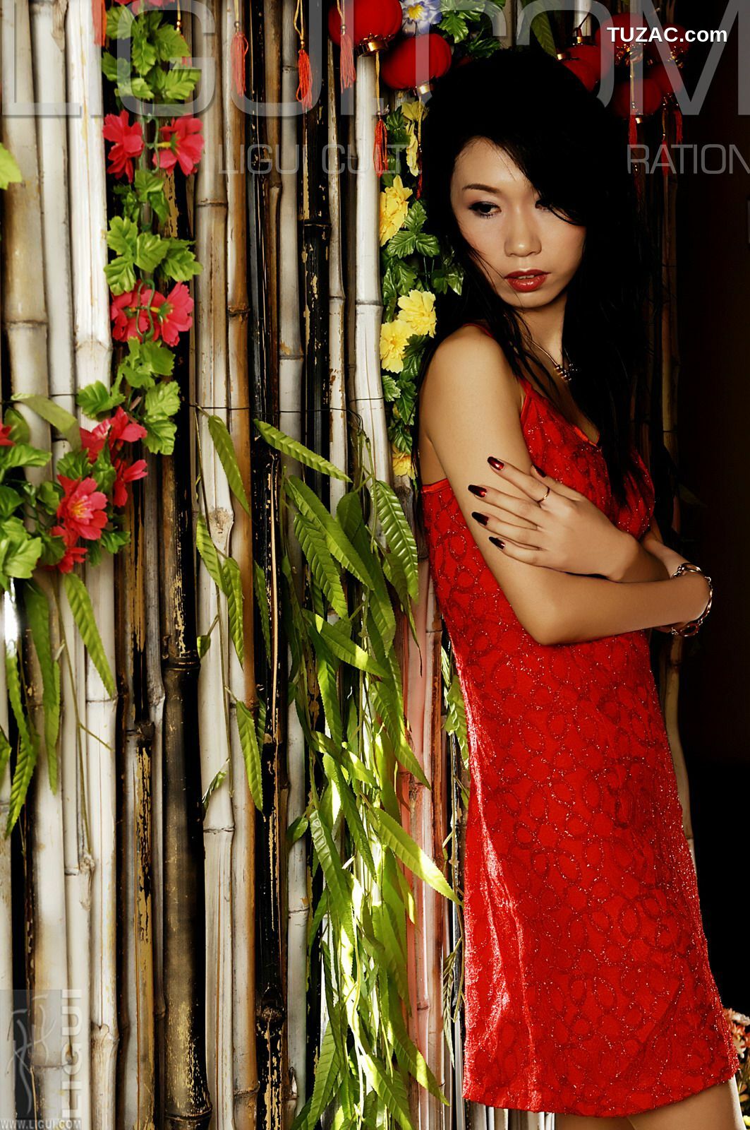 丽柜_ Model 海伦《少女的紅裙》丝足写真集图片[44P]