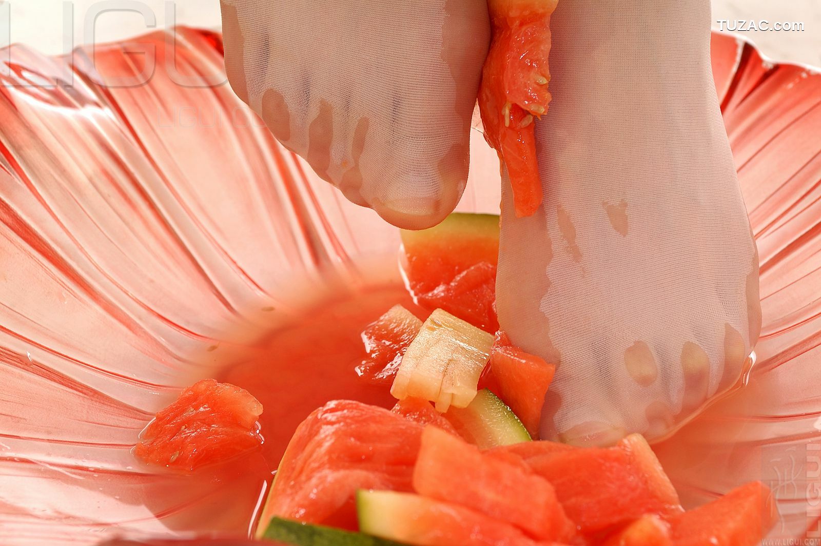 丽柜_ Model 海伦《玉足榨汁機》丝足写真集图片[39P]