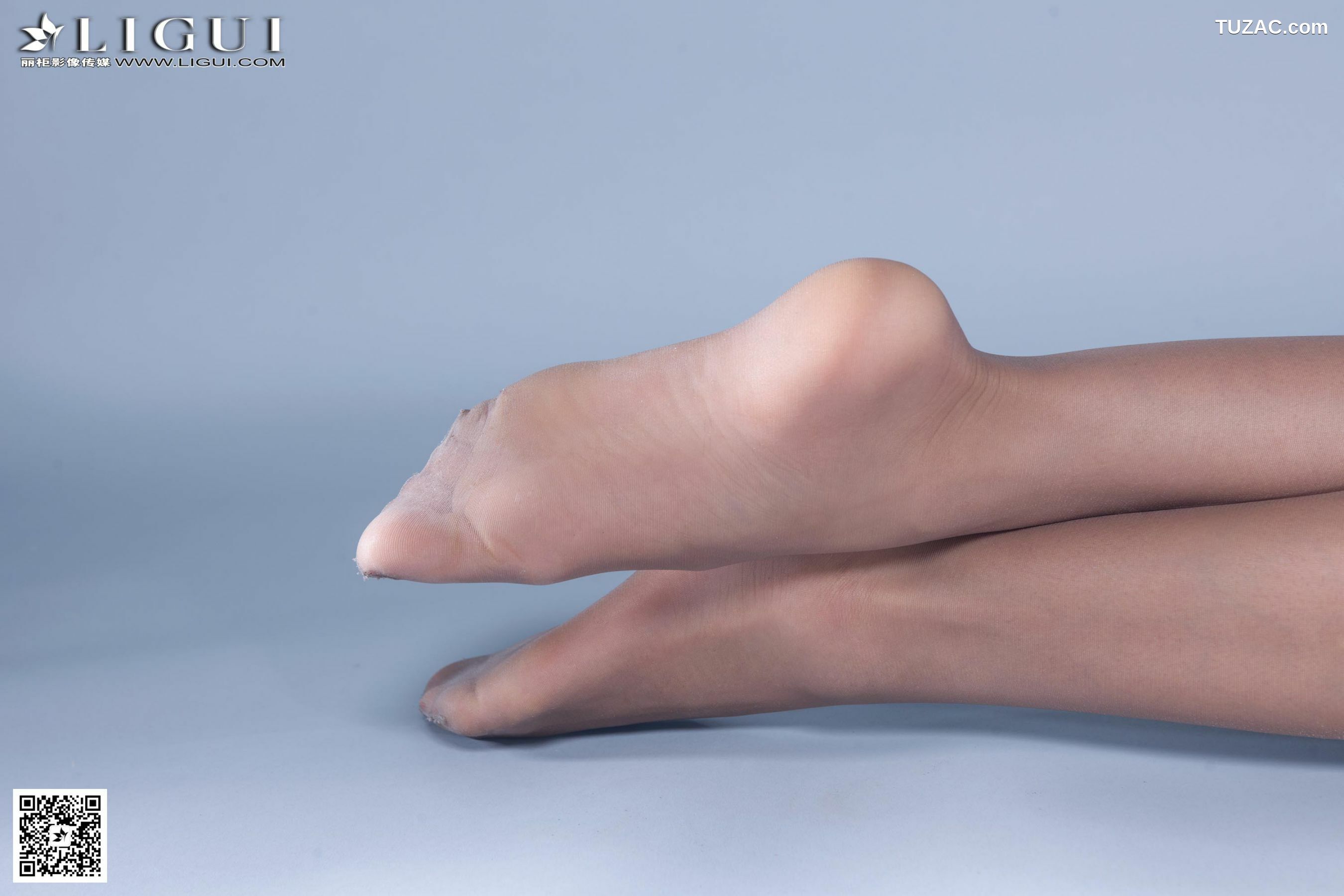 丽柜_ Model 潼潼《棚拍职业装丝足高跟》上下全集 美腿玉足写真图片[63P]