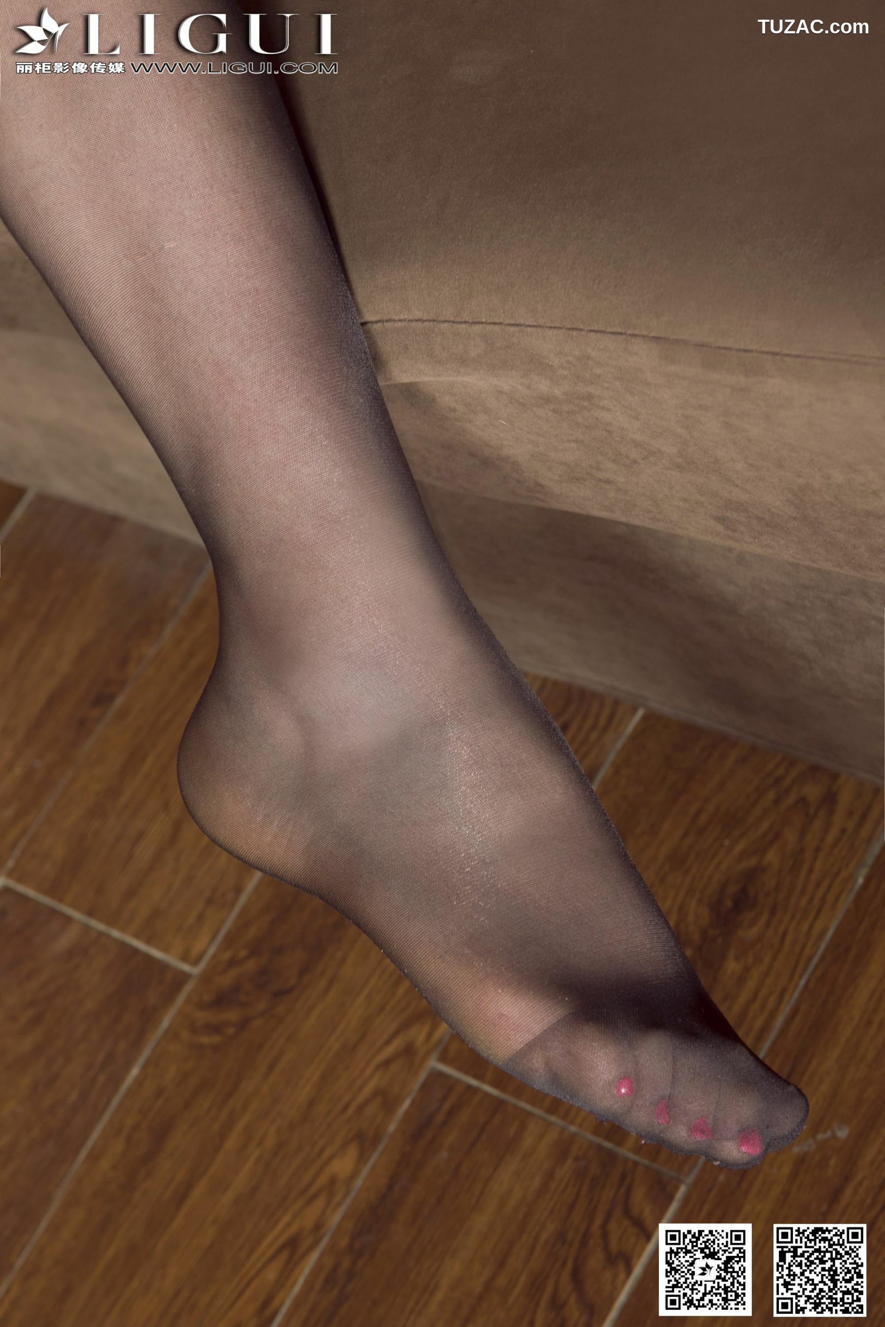 丽柜_ Model 然然《红色丽人黑丝美足》美腿玉足写真图片[48P]