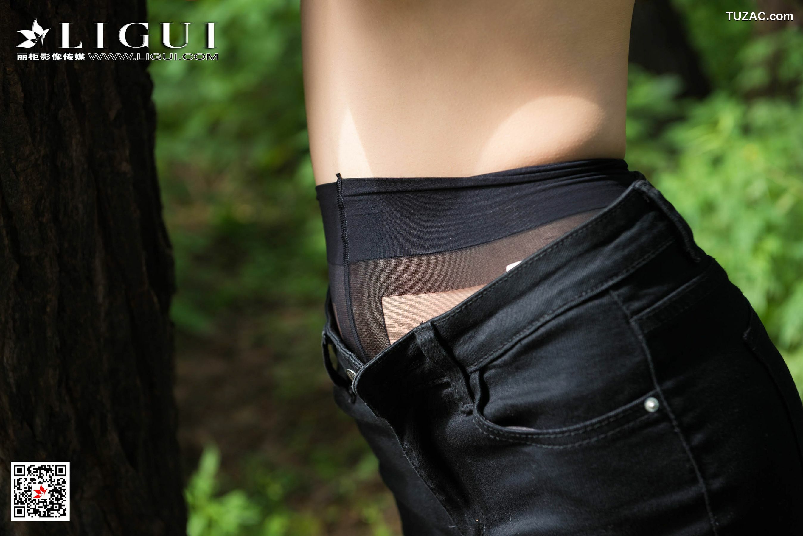 丽柜_ Model 甜甜 - 户外黑丝人体[42P]