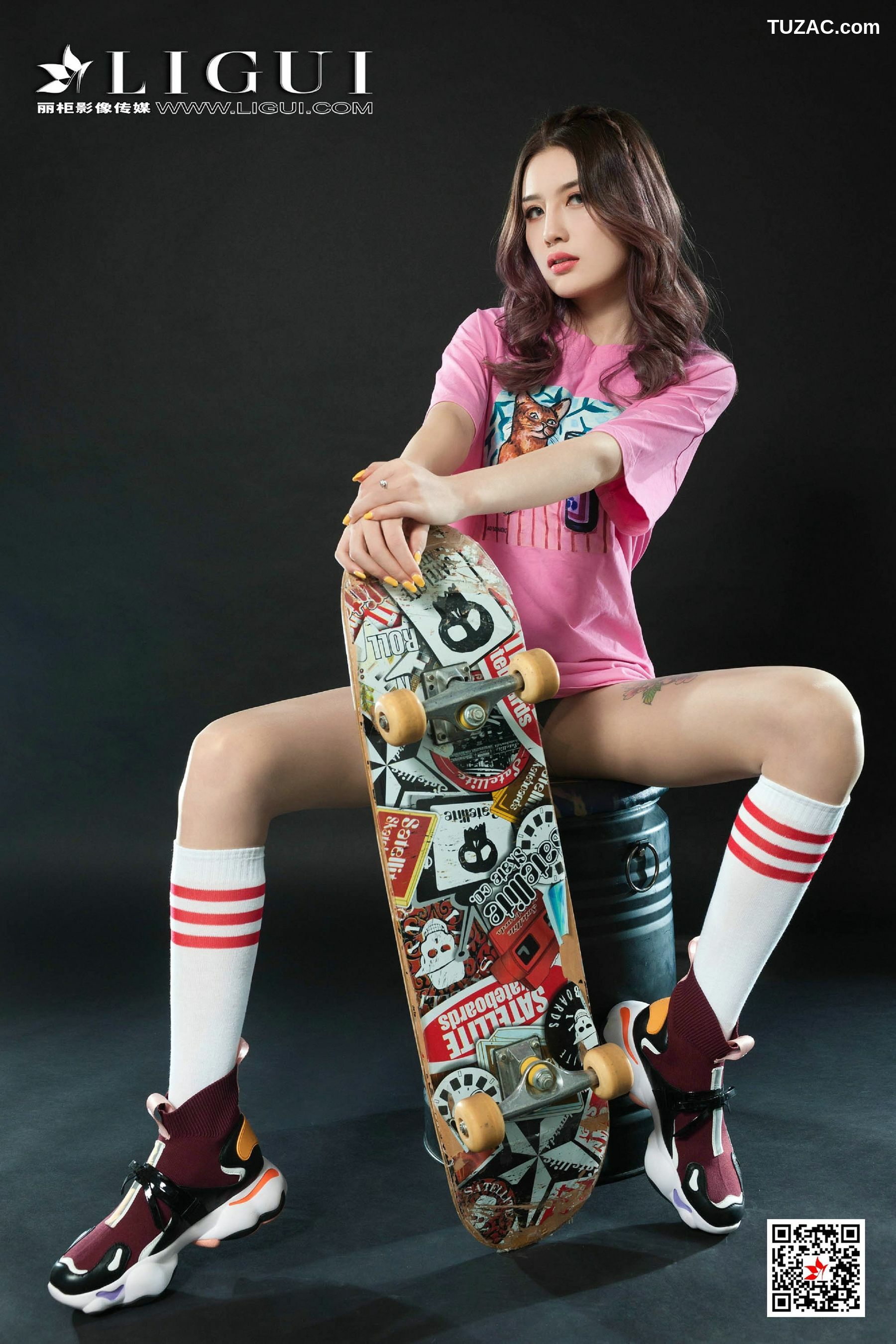 丽柜_ Model 甜甜 - 滑板车女郎[67P]