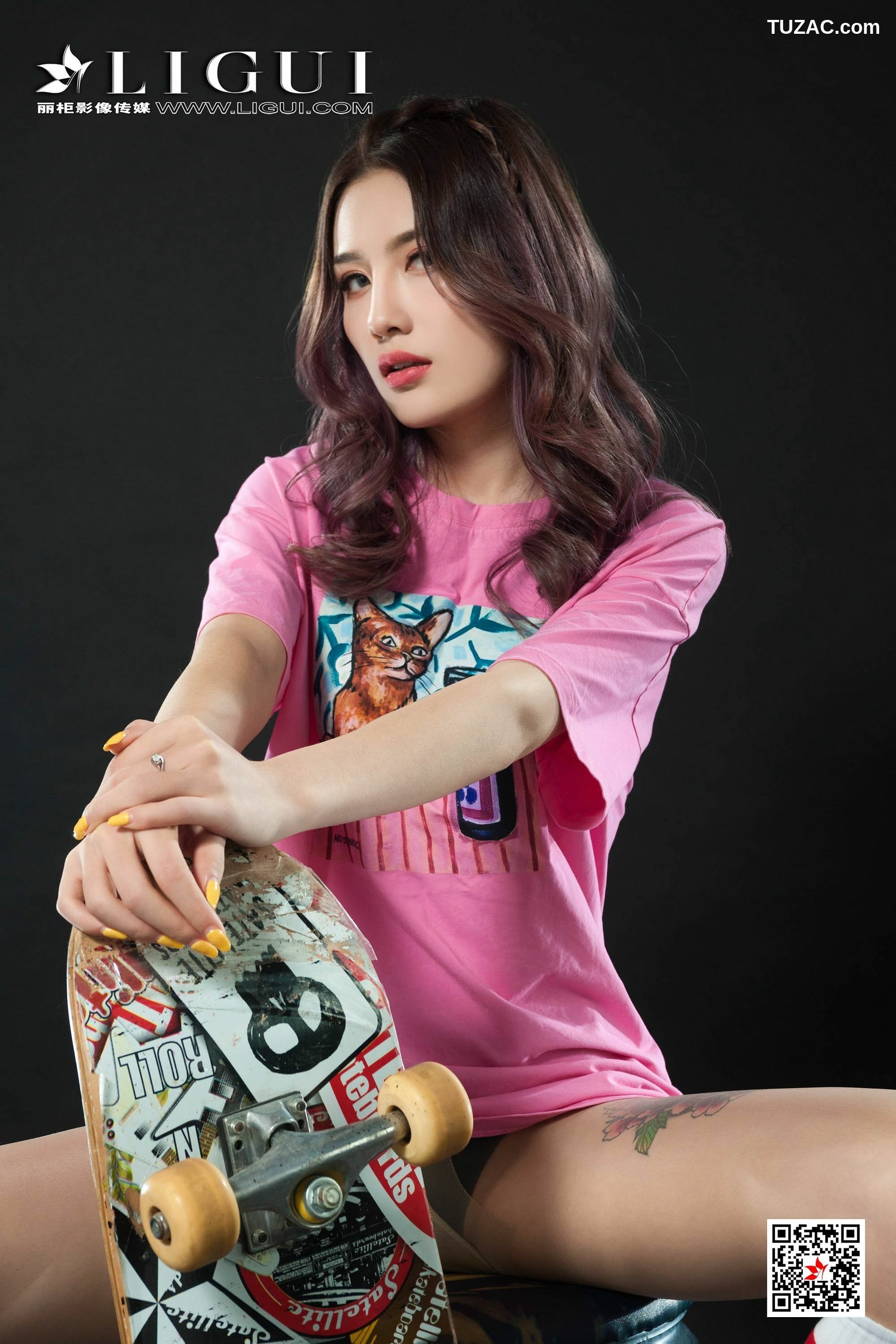 丽柜_ Model 甜甜 - 滑板车女郎[67P]