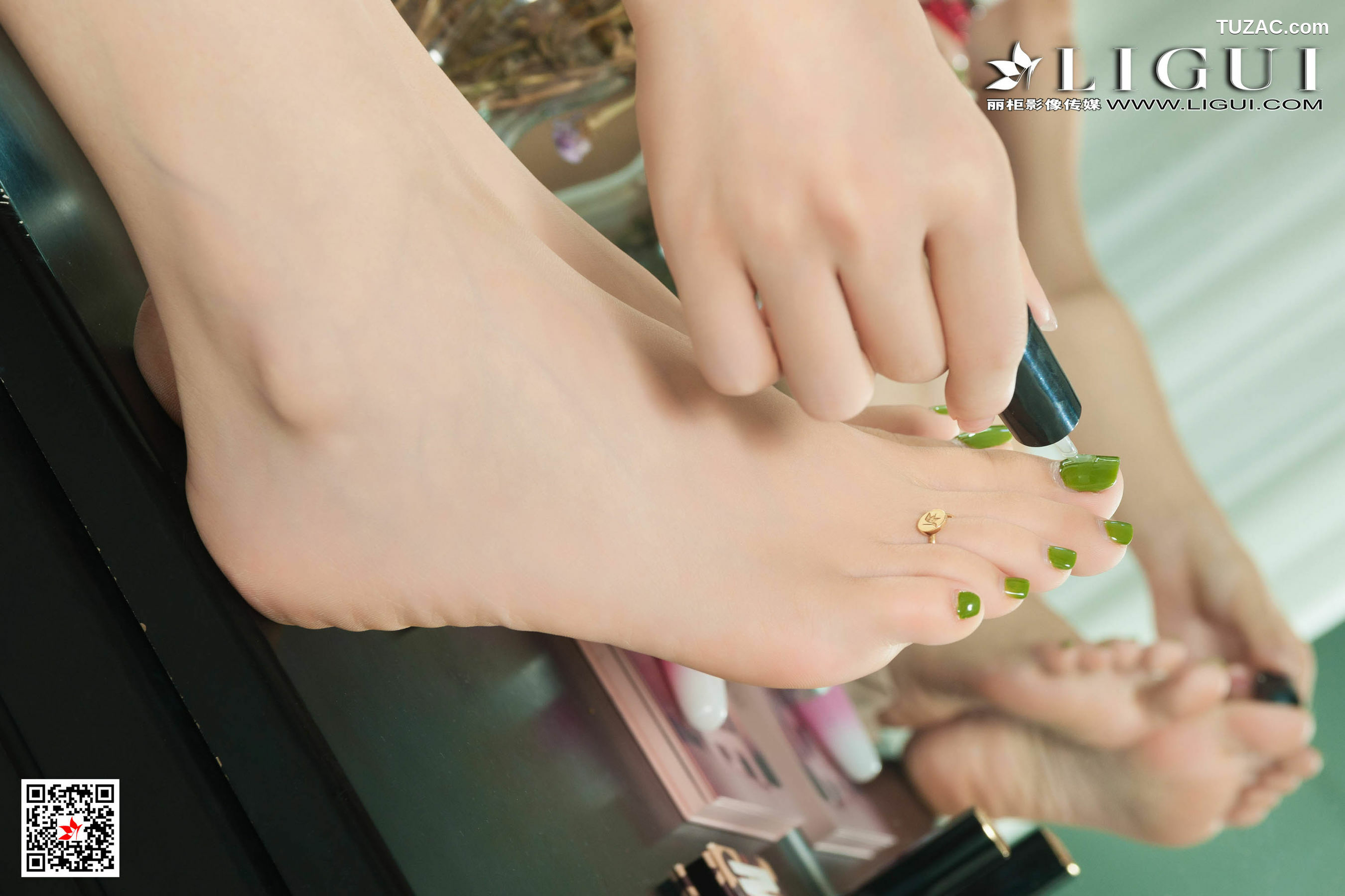 丽柜_ Model 甜甜 《吊带蕾丝美腿丝足》 写真集[72P]