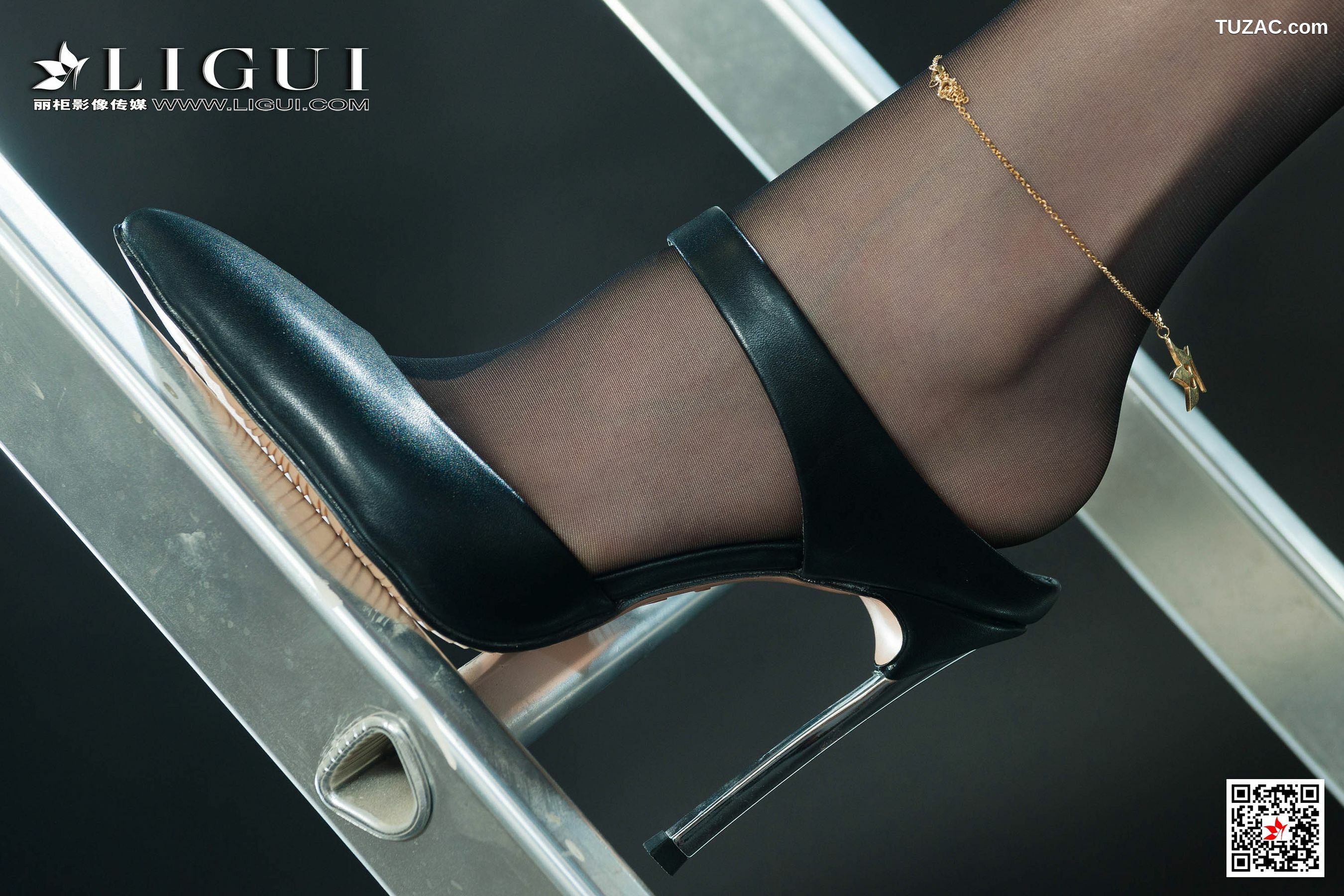 丽柜_ Model 甜甜 《黑丝美脚女郎》 写真集[56P]