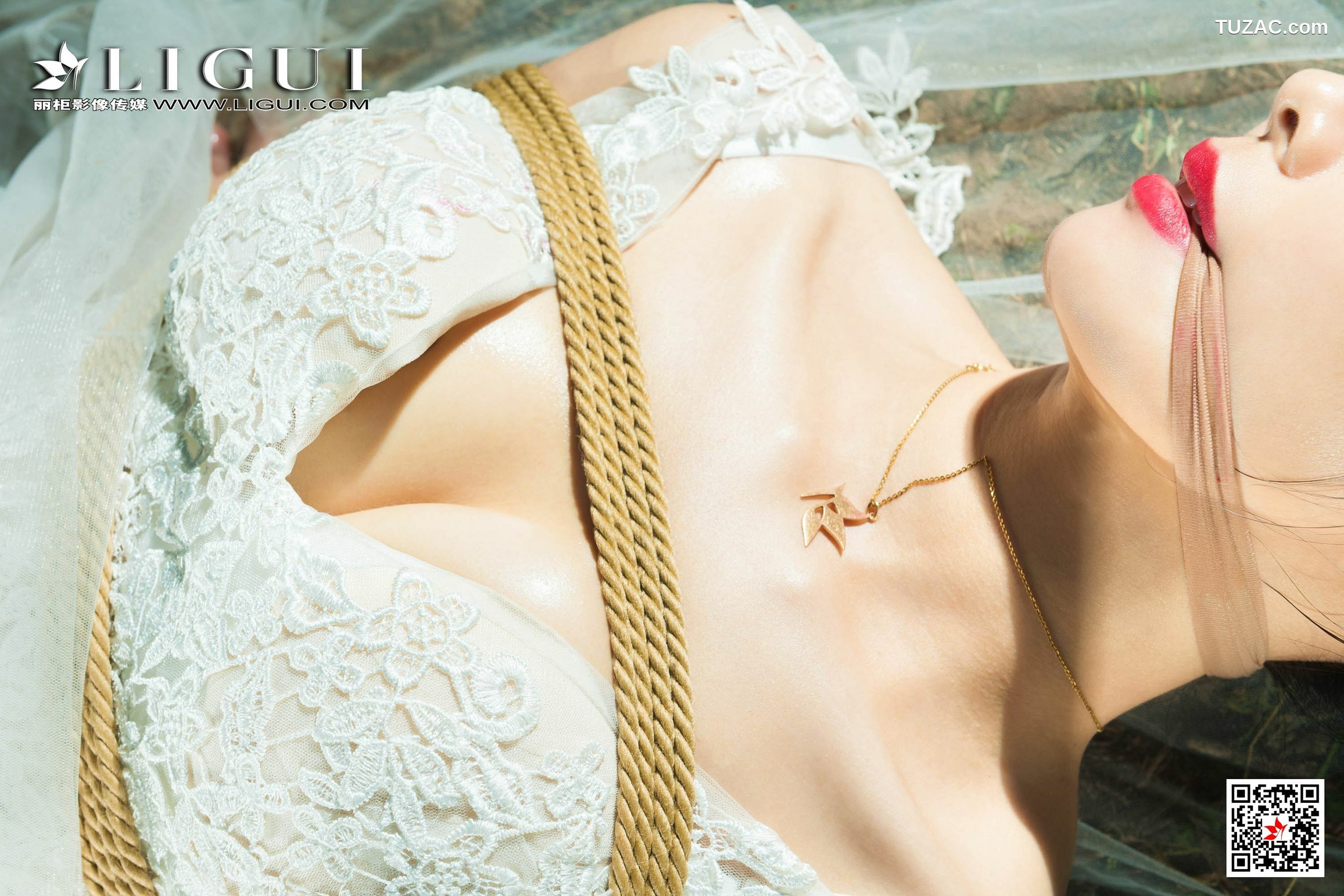 丽柜_ Model 白雪 - 婚纱长裙美束人体摄影[52P]