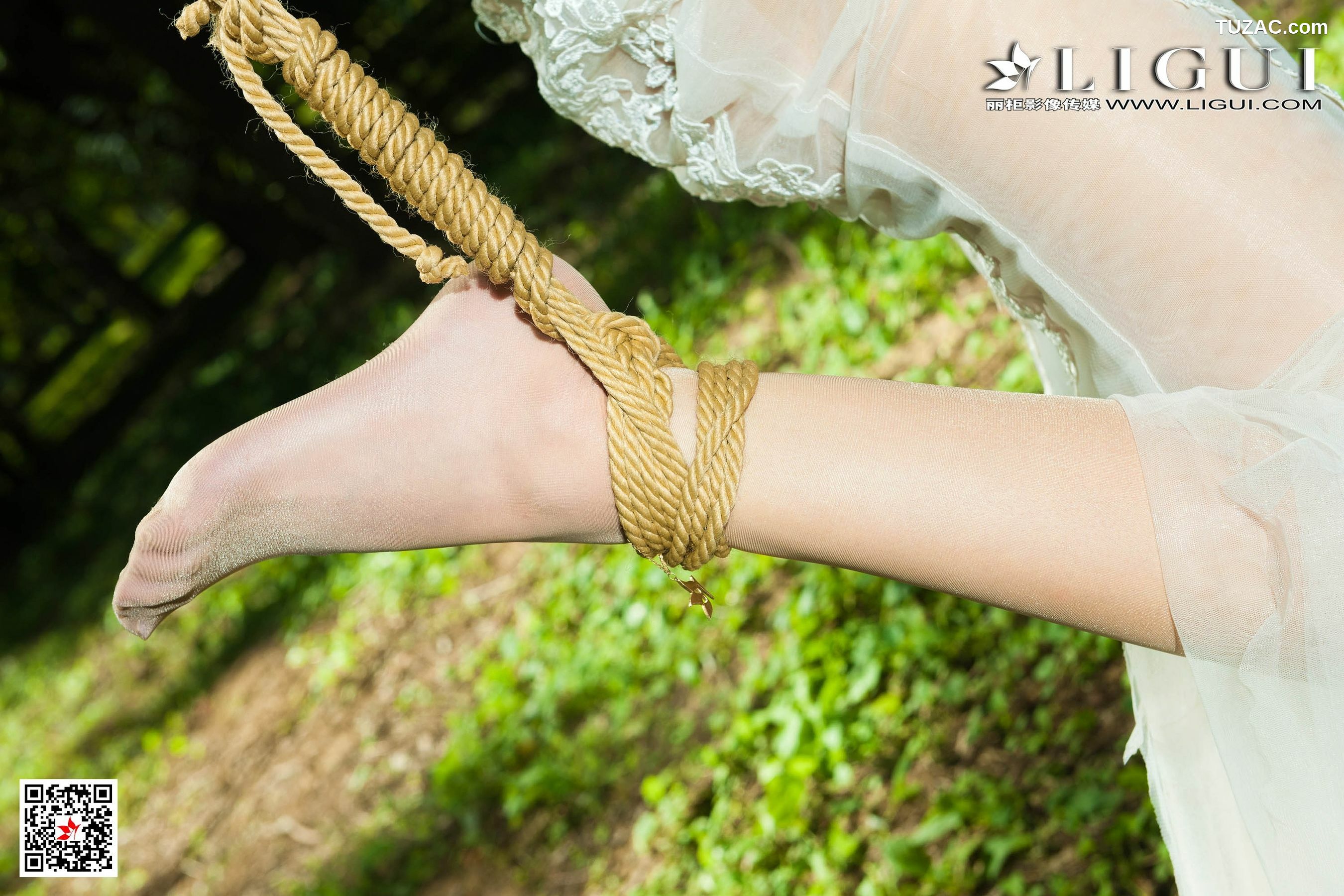 丽柜_ Model 白雪 - 婚纱长裙美束人体摄影[52P]