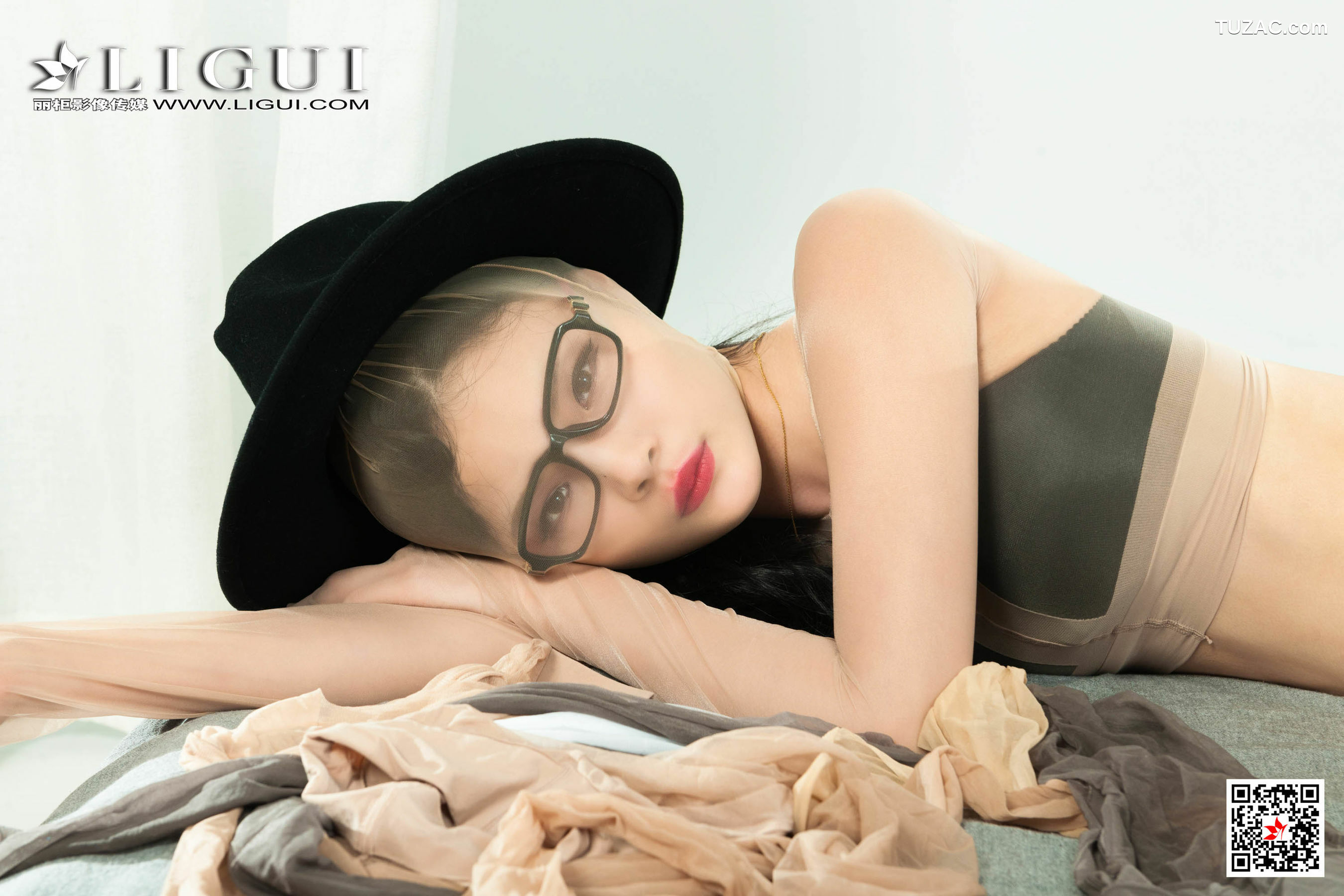 丽柜_ Model 苏黎 - 肉丝袜人体摄影写真[83P]