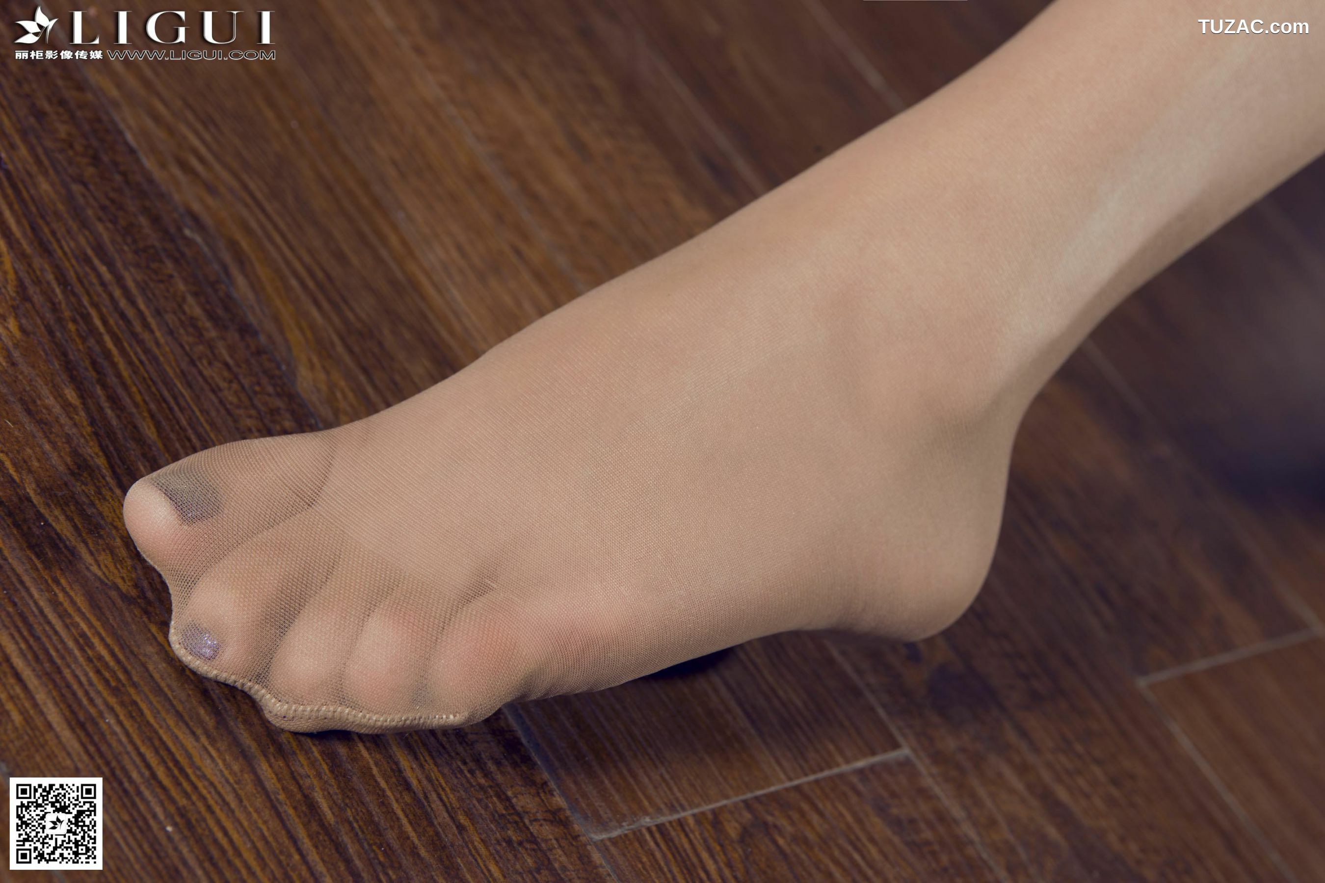 丽柜_ Model 英子《高跟肉丝袜制服美腿玉足》丝足写真图片[42P]