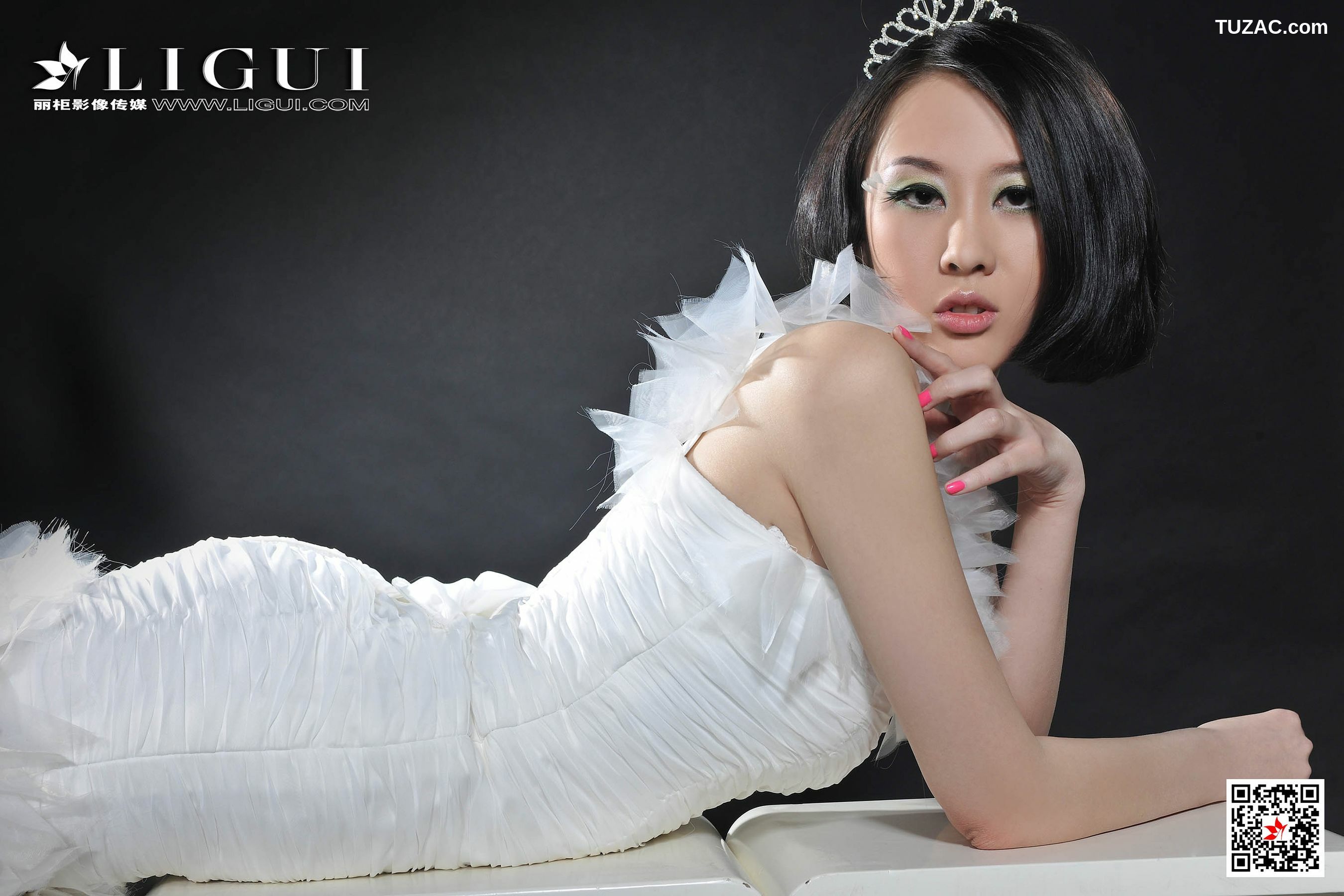 丽柜_ Model 菲菲 《女王》 写真集[72P]