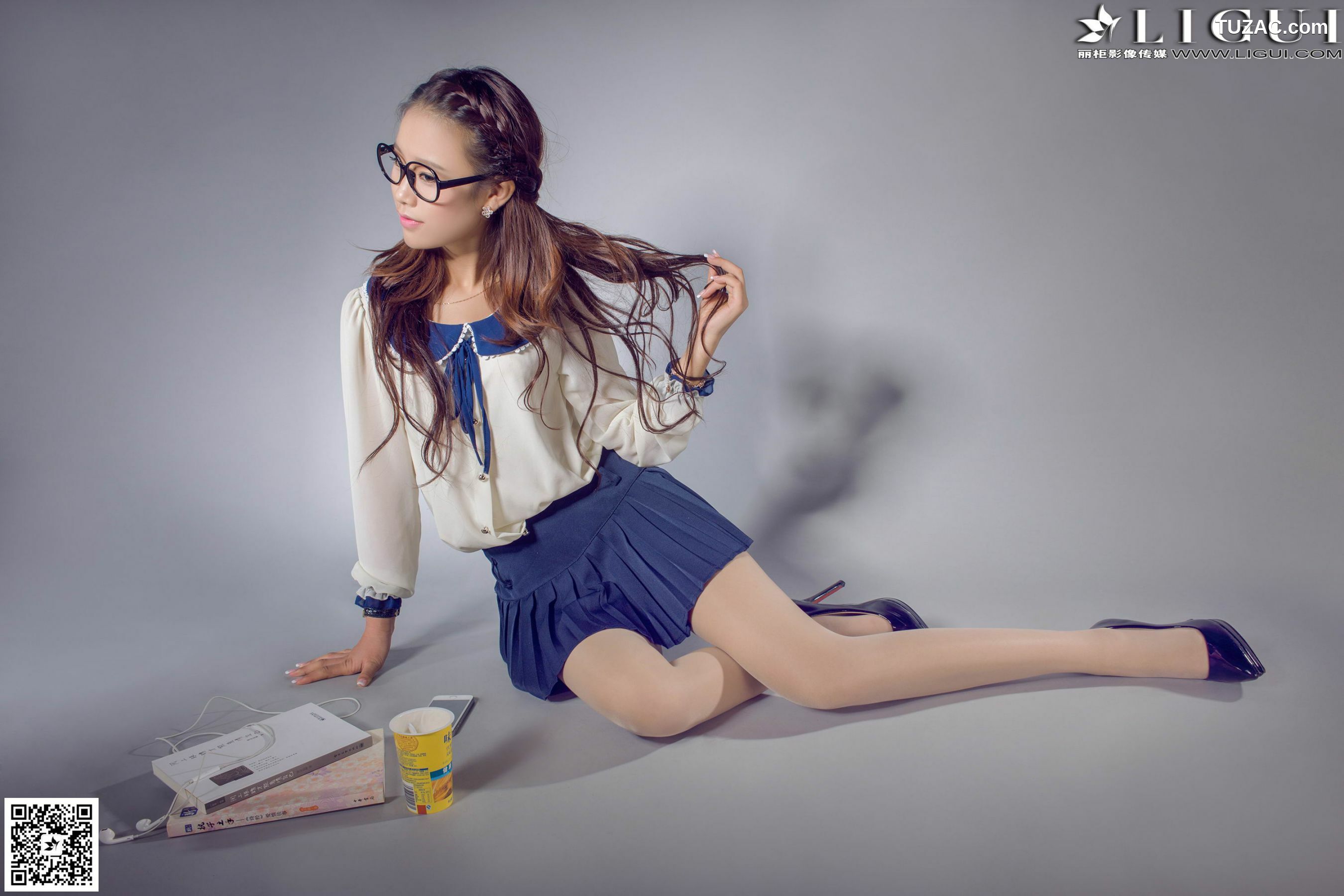 丽柜_ Model 语寒《甜美校花棚拍》美腿玉足写真图片[46P]