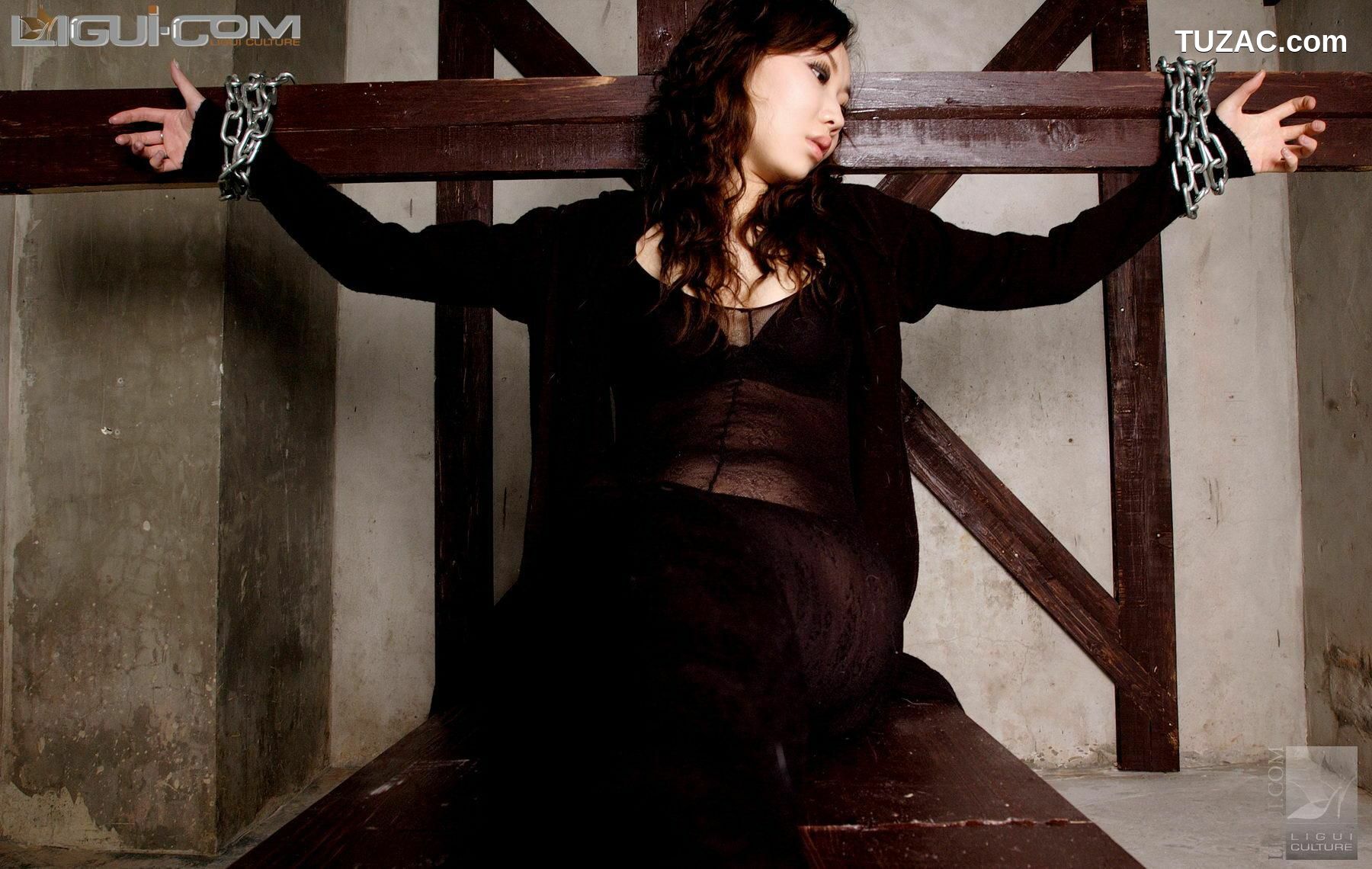 丽柜_ Model 露露《黑丝镣铐》丝足写真图片[32P]
