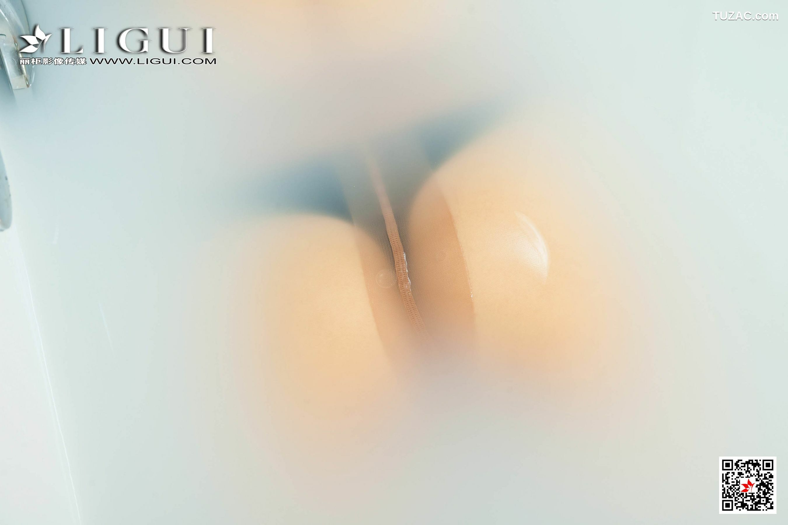 丽柜_ 潘潘 《浴缸丝袜诱惑》 写真集[56P]