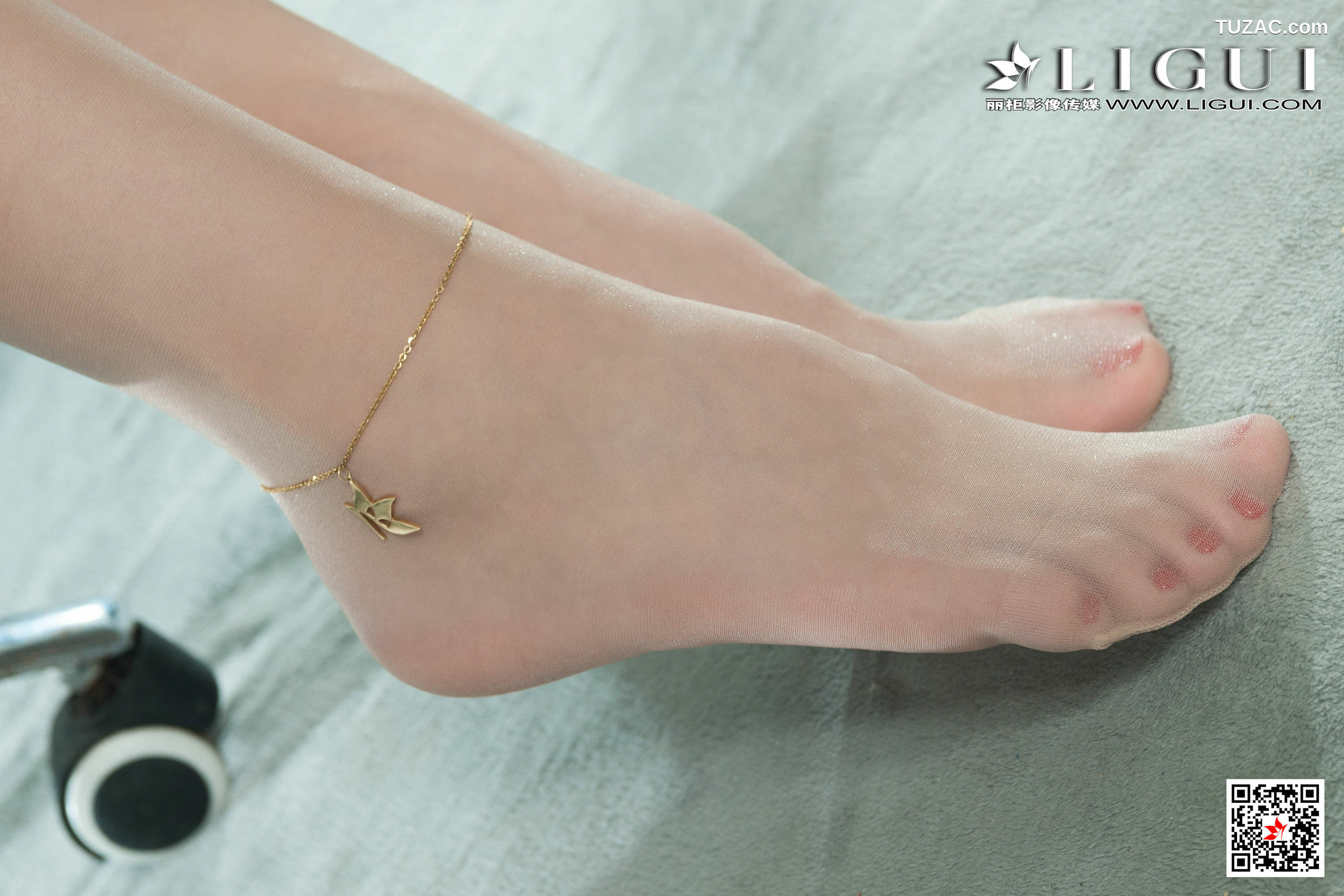 丽柜_ 网络丽人 Model 程程 - 校服丝足诱惑[67P]