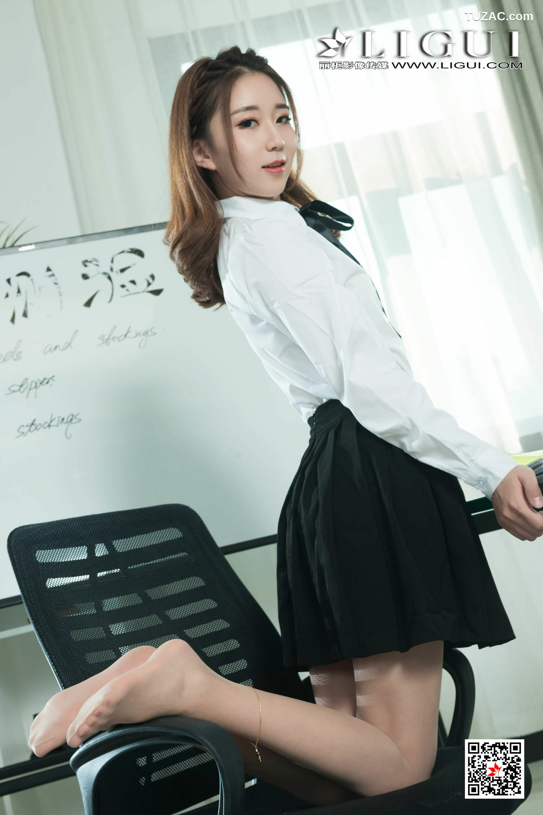 丽柜_ 网络丽人 Model 程程 - 校服丝足诱惑[67P]
