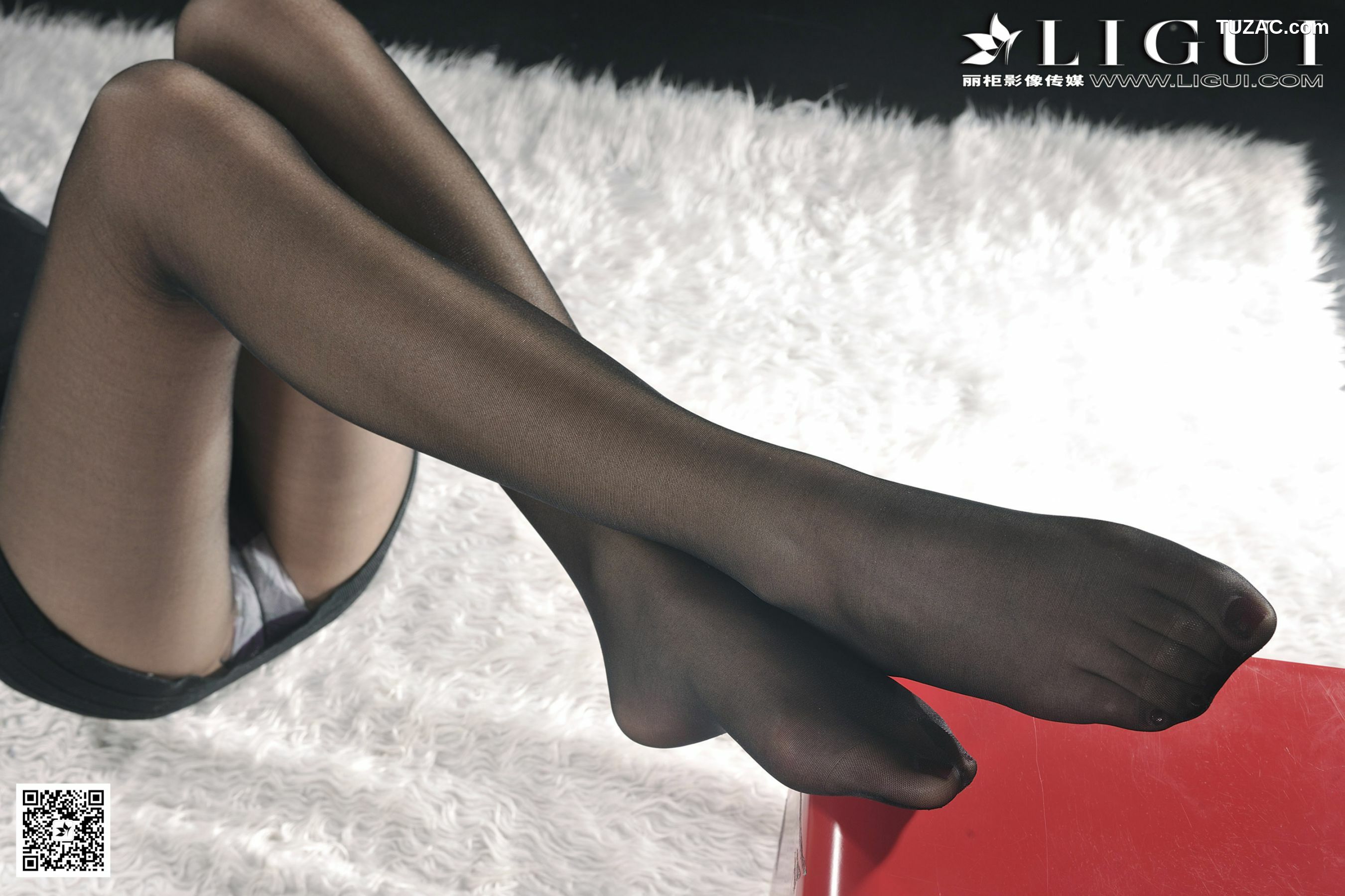 丽柜_LIGUI文欣《黑丝美腿丝足》 上下部合集 写真集[53P]