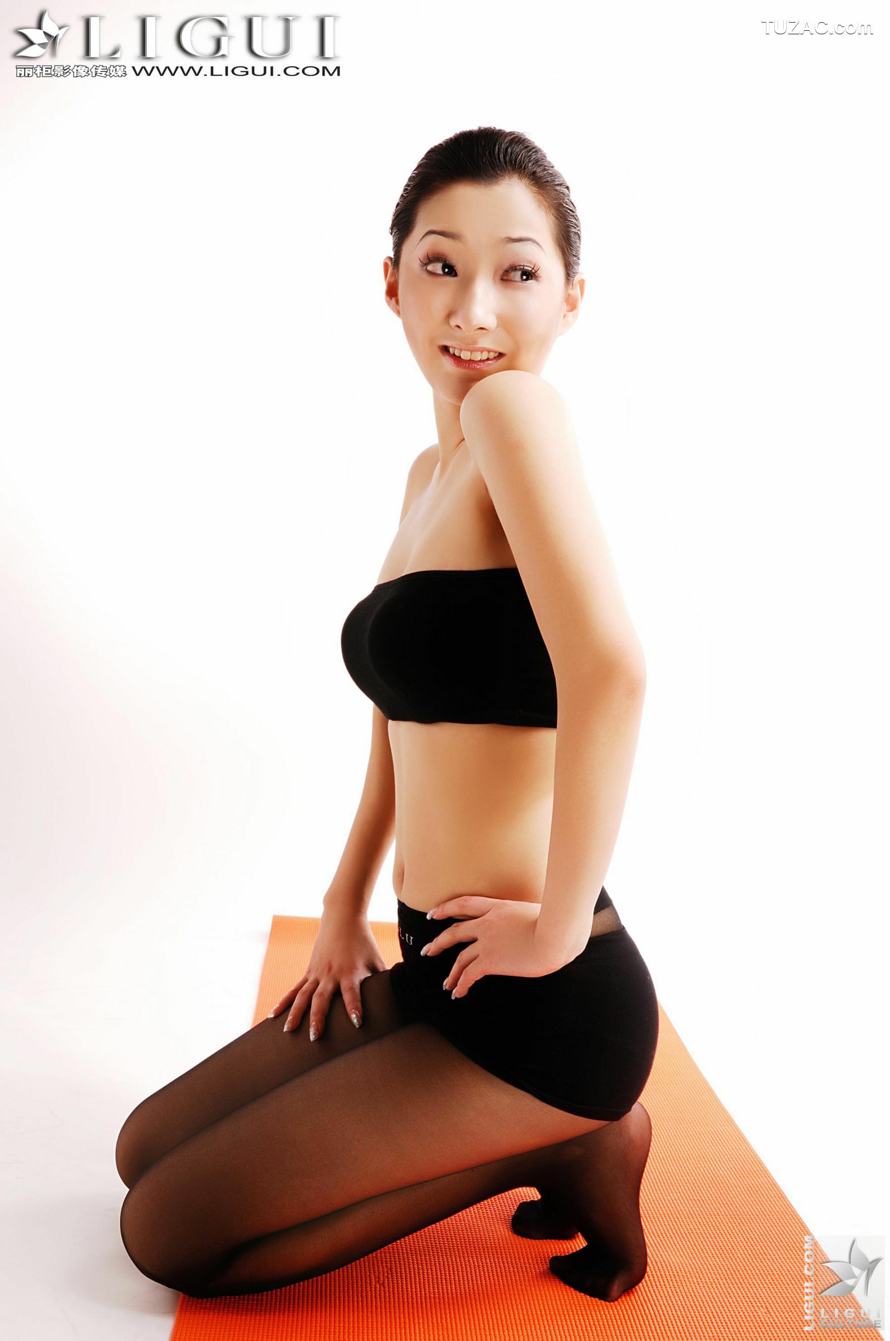 丽柜_Model Kelly《瑜伽美女》 美腿丝足写真图片[42P]