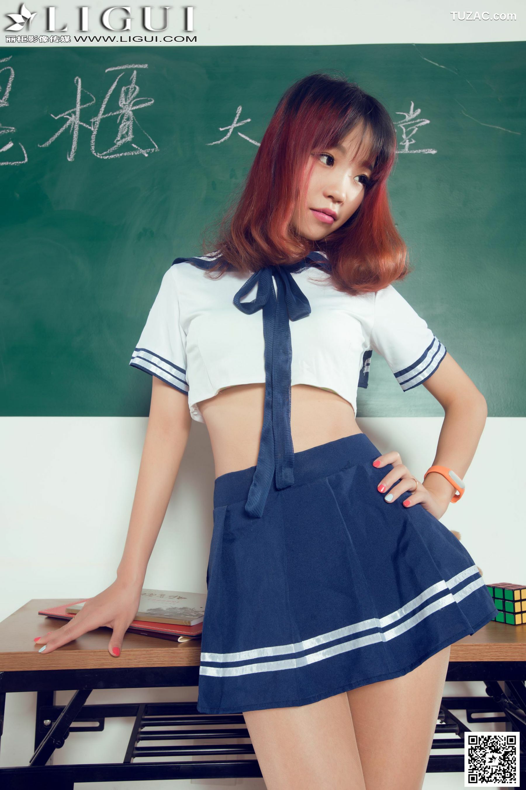 丽柜_Model Liya《教室里的水手服校花》上下全集 美腿玉足写真图片[76P]