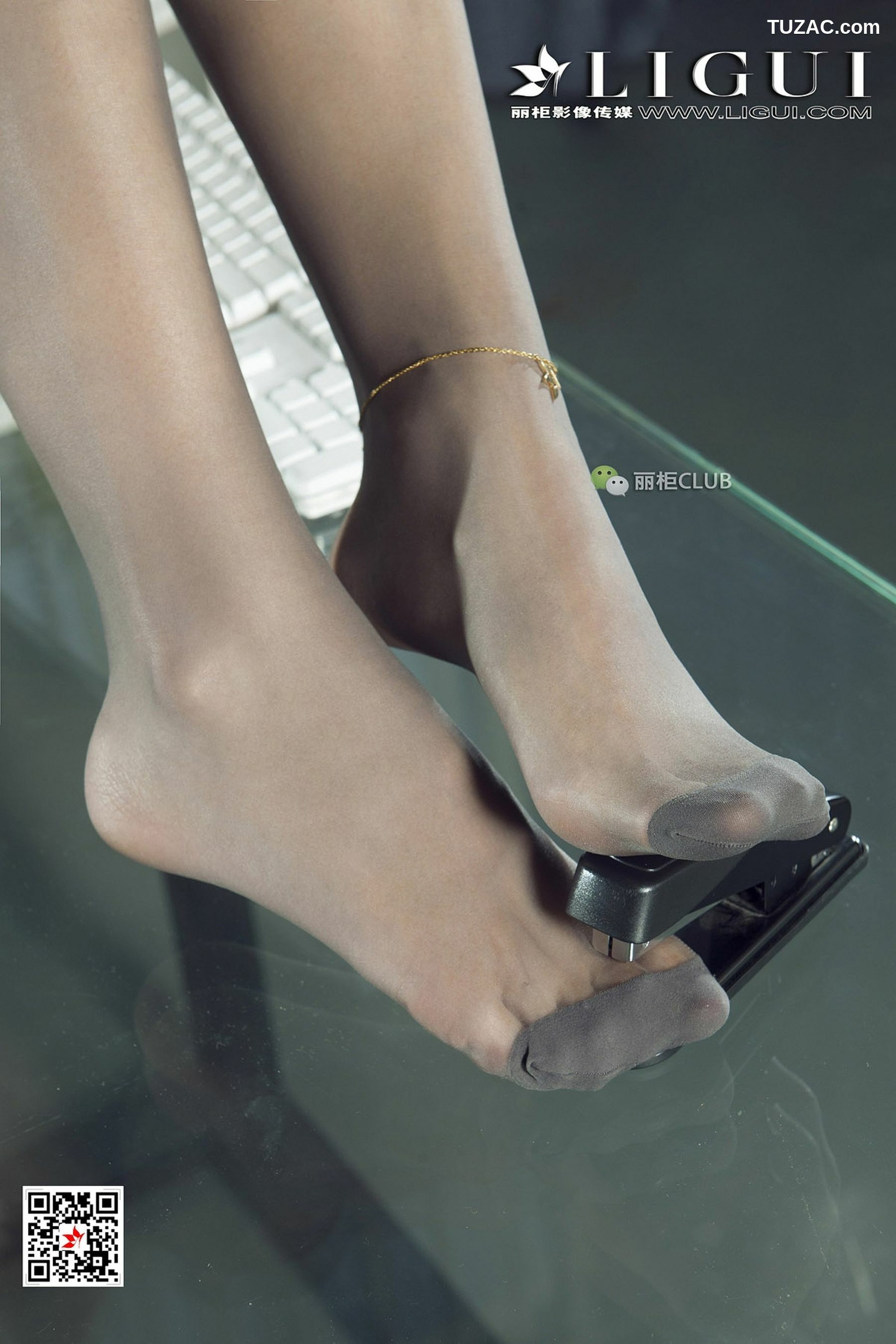 丽柜_Model 一梦《办公室灰丝OL》 写真集[51P]