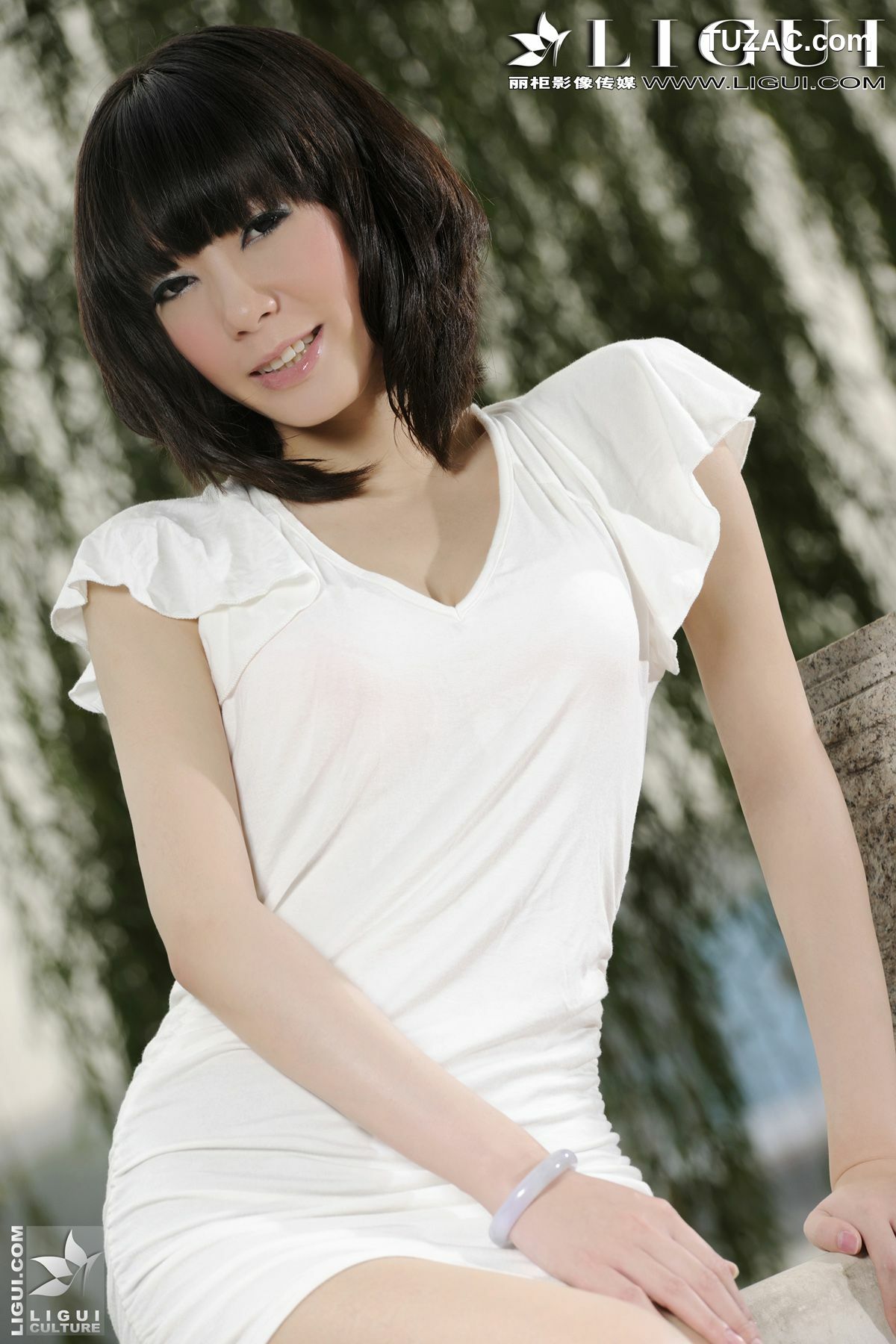 丽柜_Model 乐乐《丝足戏水》 美腿玉足写真图片[55P]