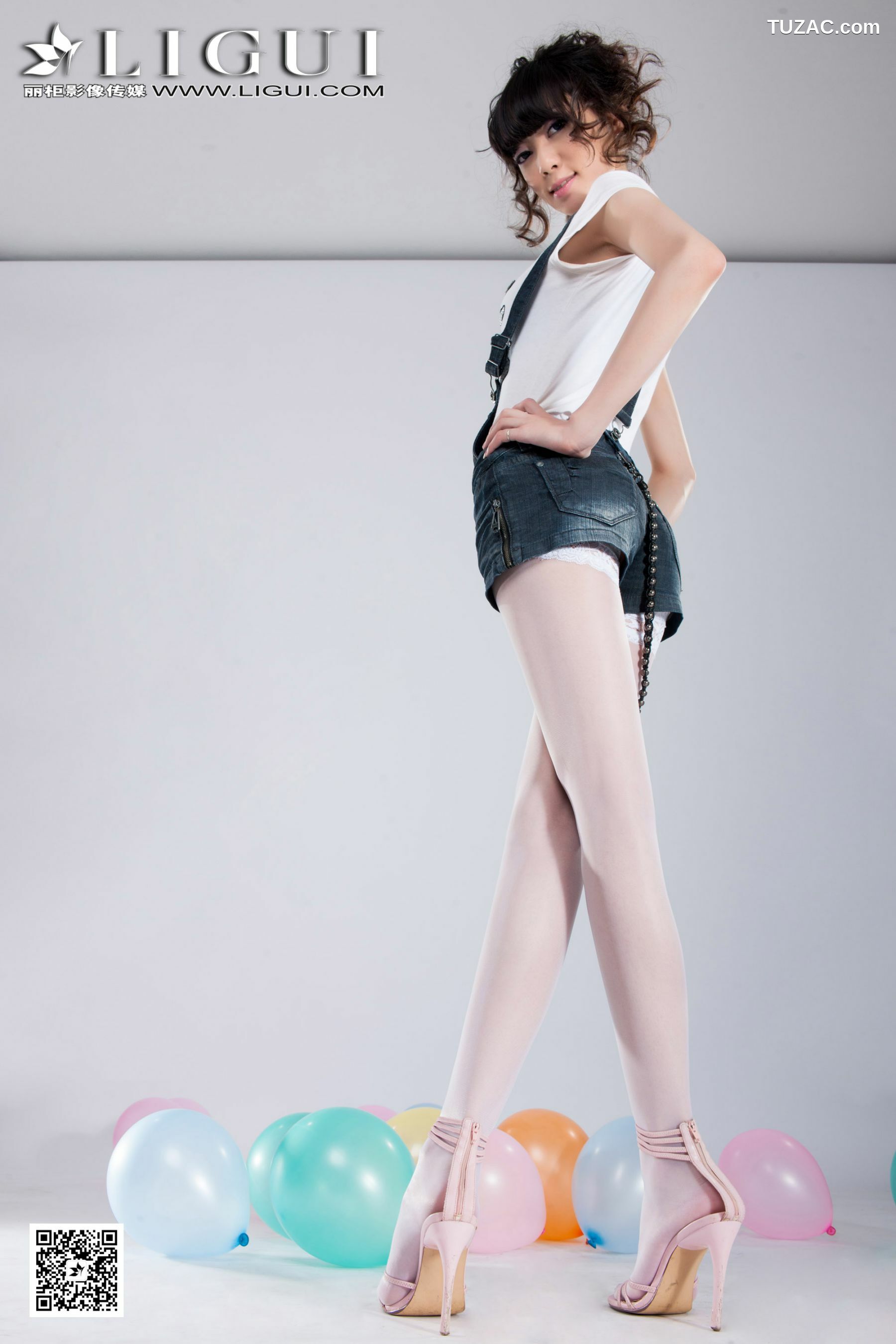 丽柜_Model 乐乐《可爱吊带牛仔+白丝高跟》上中下全集 美腿玉足写真图片[83P]