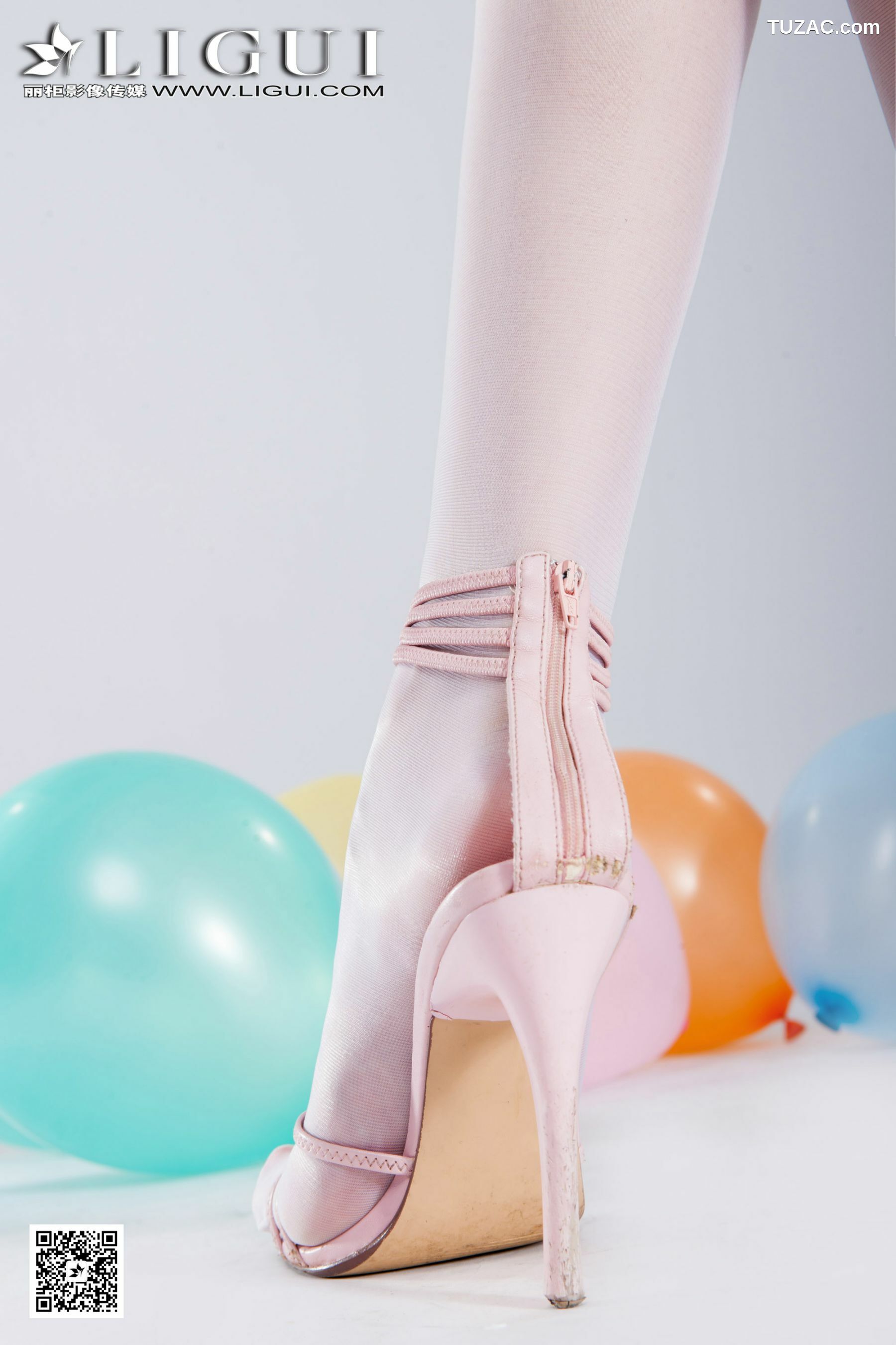 丽柜_Model 乐乐《可爱吊带牛仔+白丝高跟》上中下全集 美腿玉足写真图片[83P]