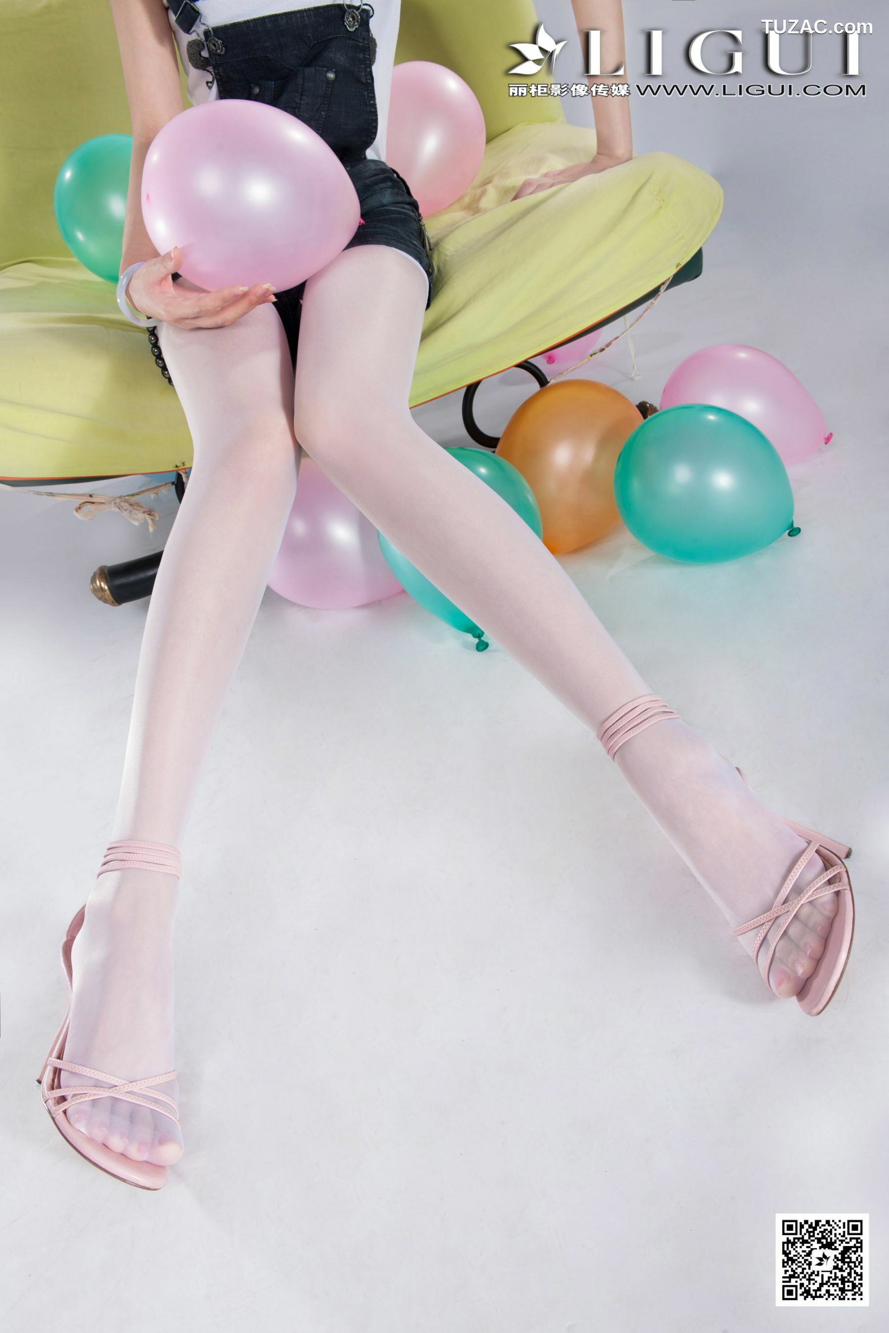 丽柜_Model 乐乐《可爱吊带牛仔+白丝高跟》上中下全集 美腿玉足写真图片[83P]