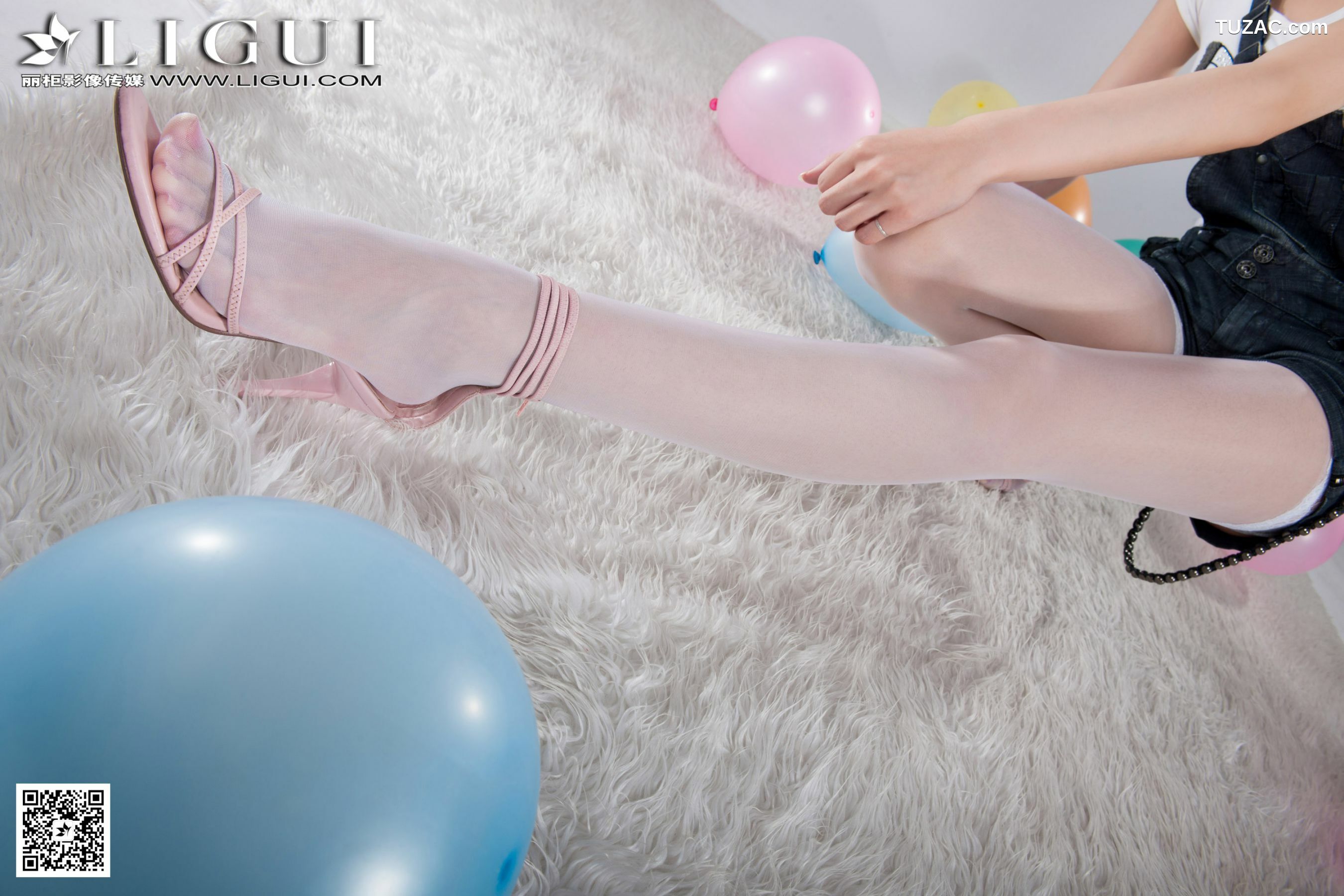 丽柜_Model 乐乐《可爱吊带牛仔+白丝高跟》上中下全集 美腿玉足写真图片[83P]