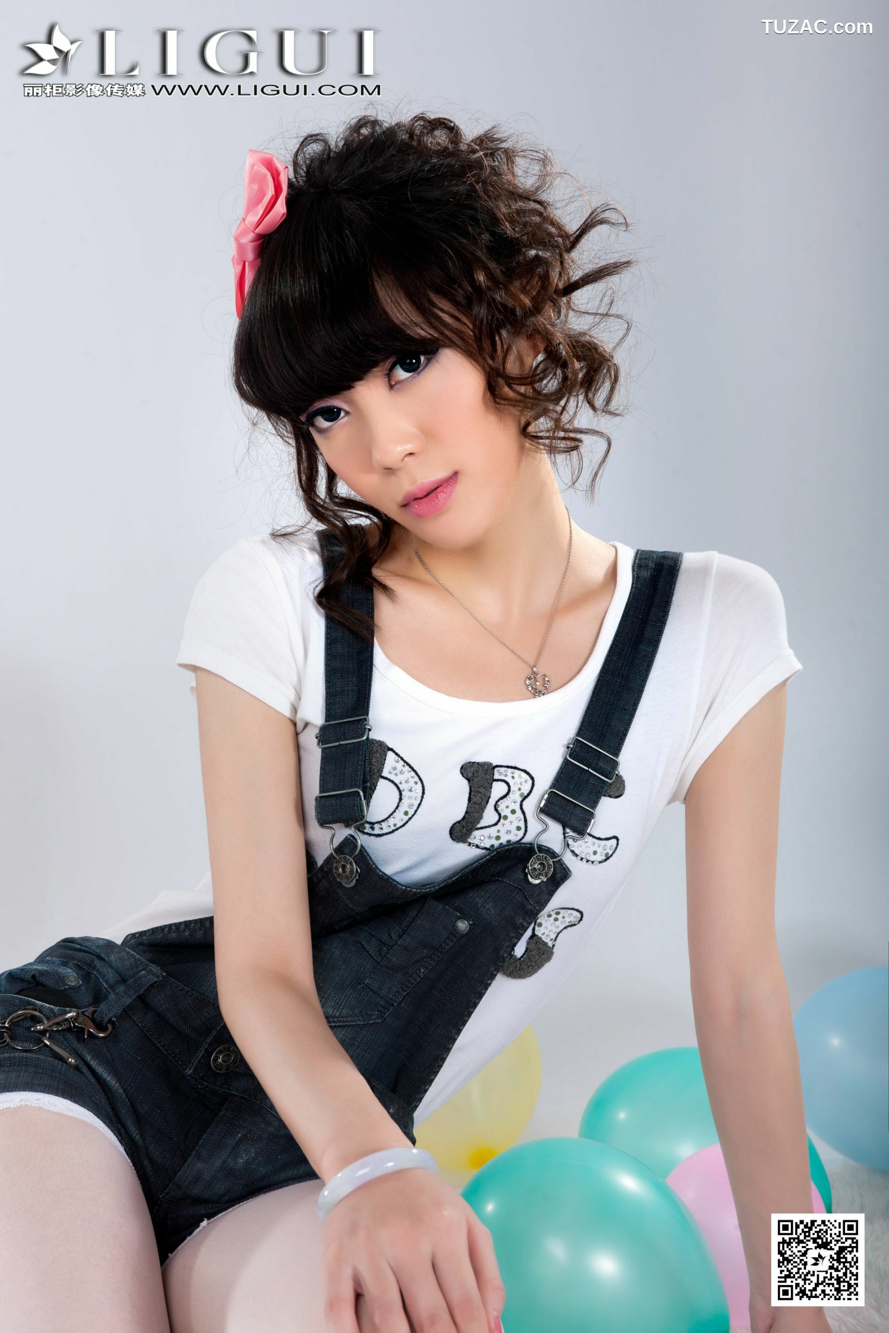 丽柜_Model 乐乐《可爱吊带牛仔+白丝高跟》上中下全集 美腿玉足写真图片[83P]